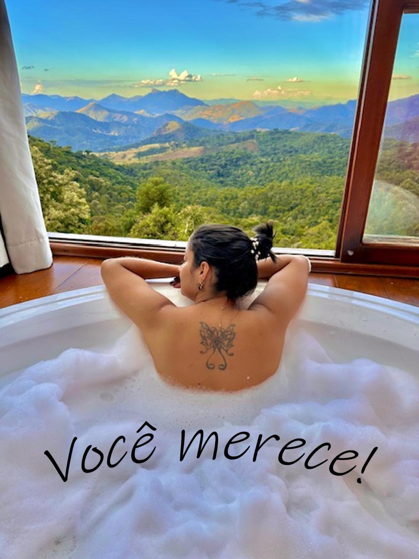 Superior Chalet Deluxe Bathtub