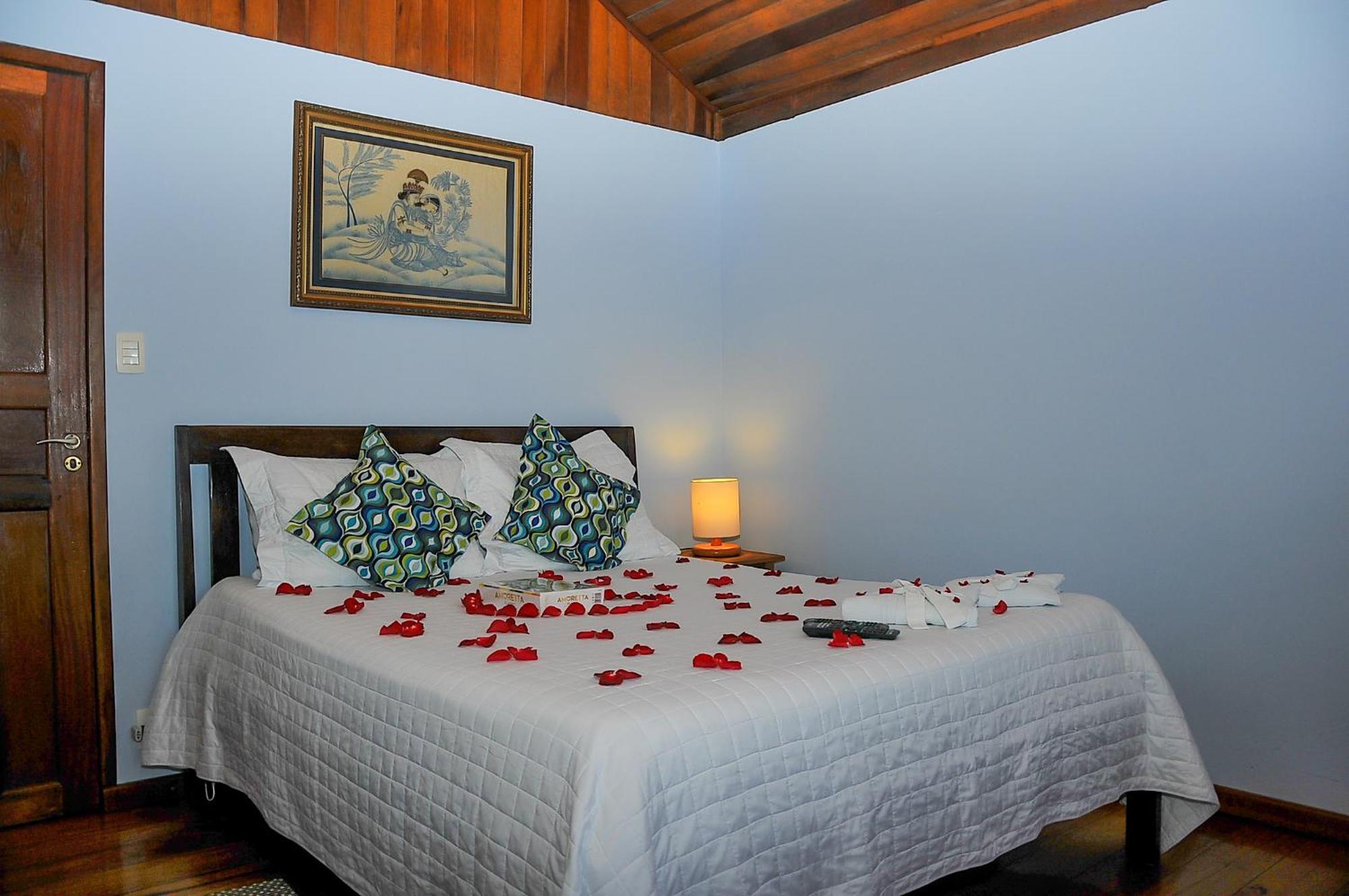 Master Chalet spa bath