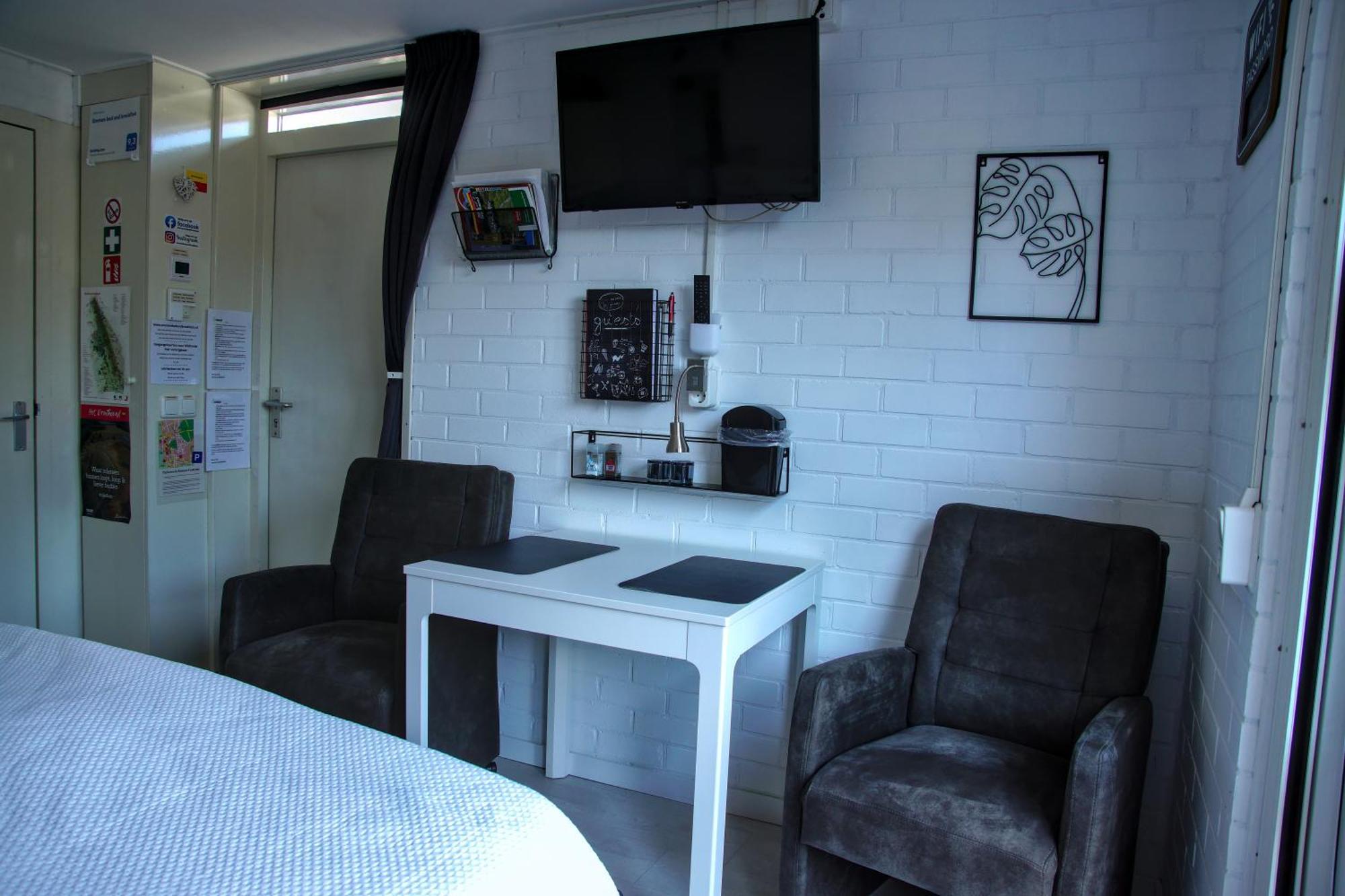 Double Room Private Bathroom