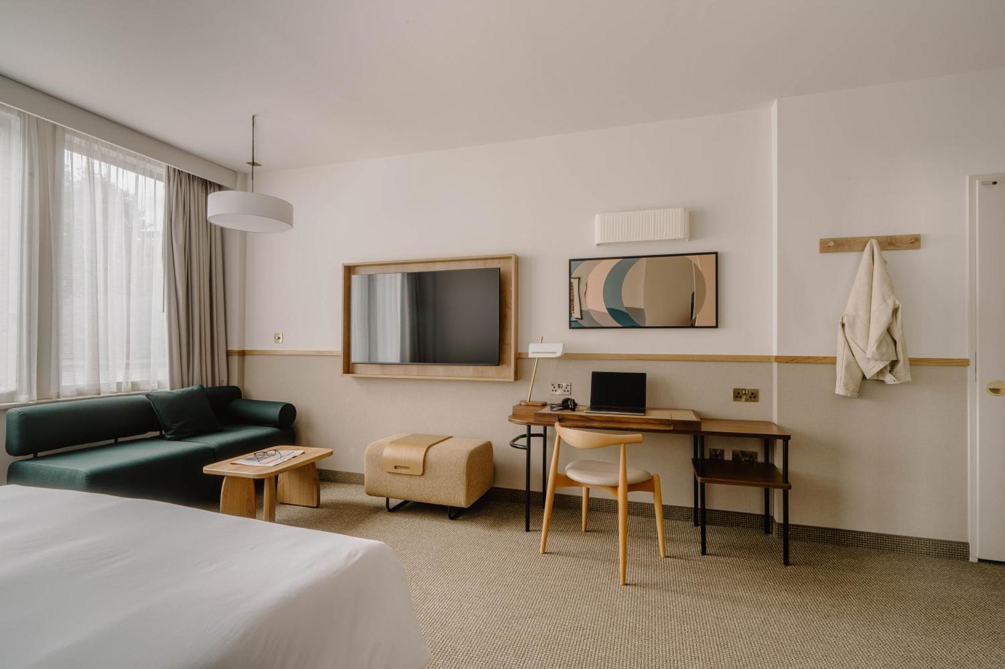 Superior Queen Room