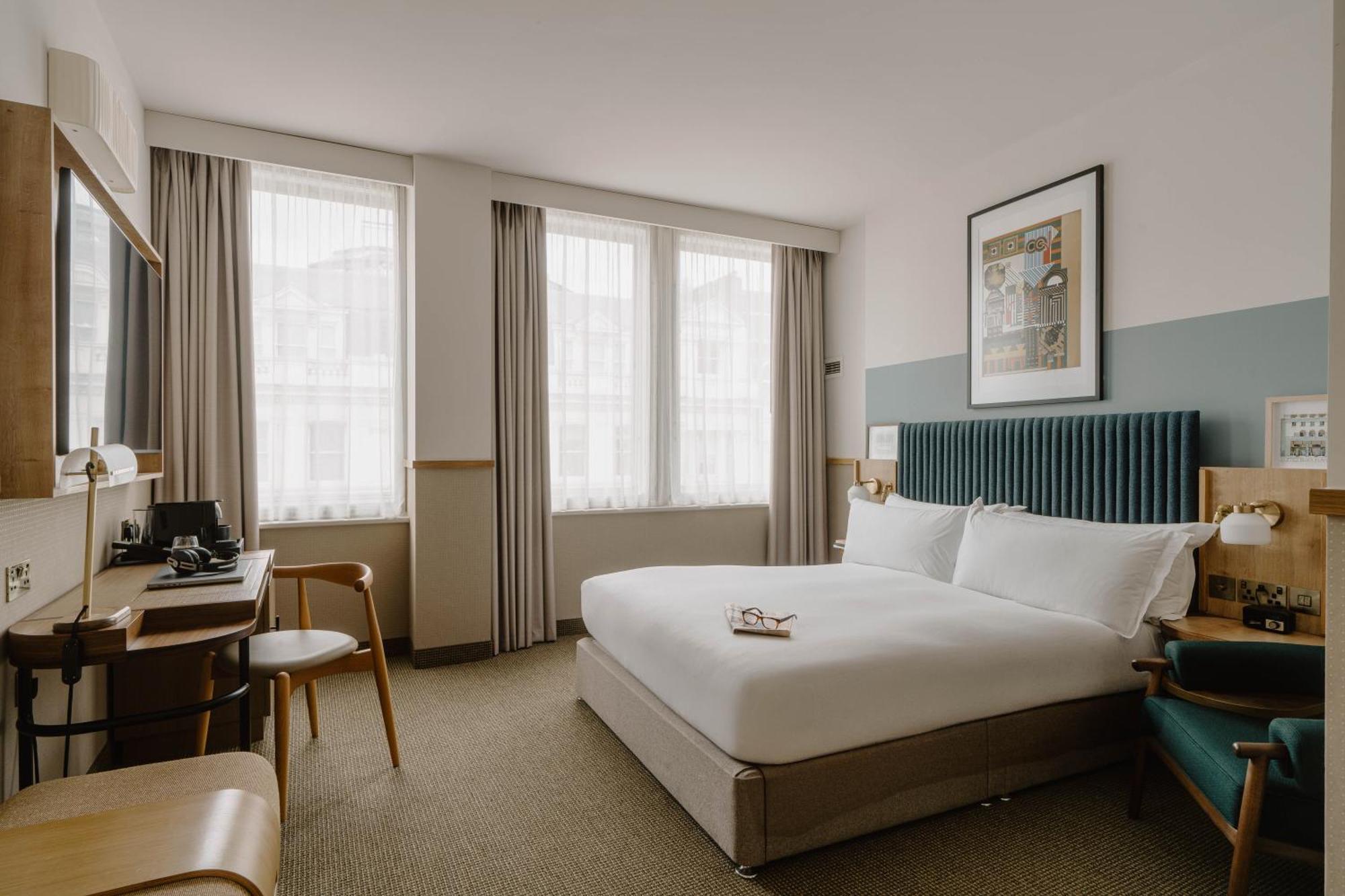 Standard Queen Room