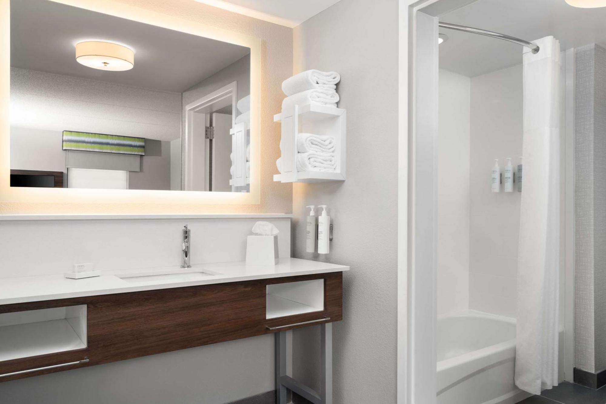 Queen Studio Suite with Two Queen Beds - Non-Smoking