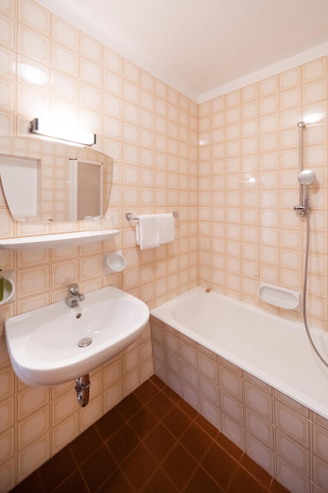Economy Twin Room