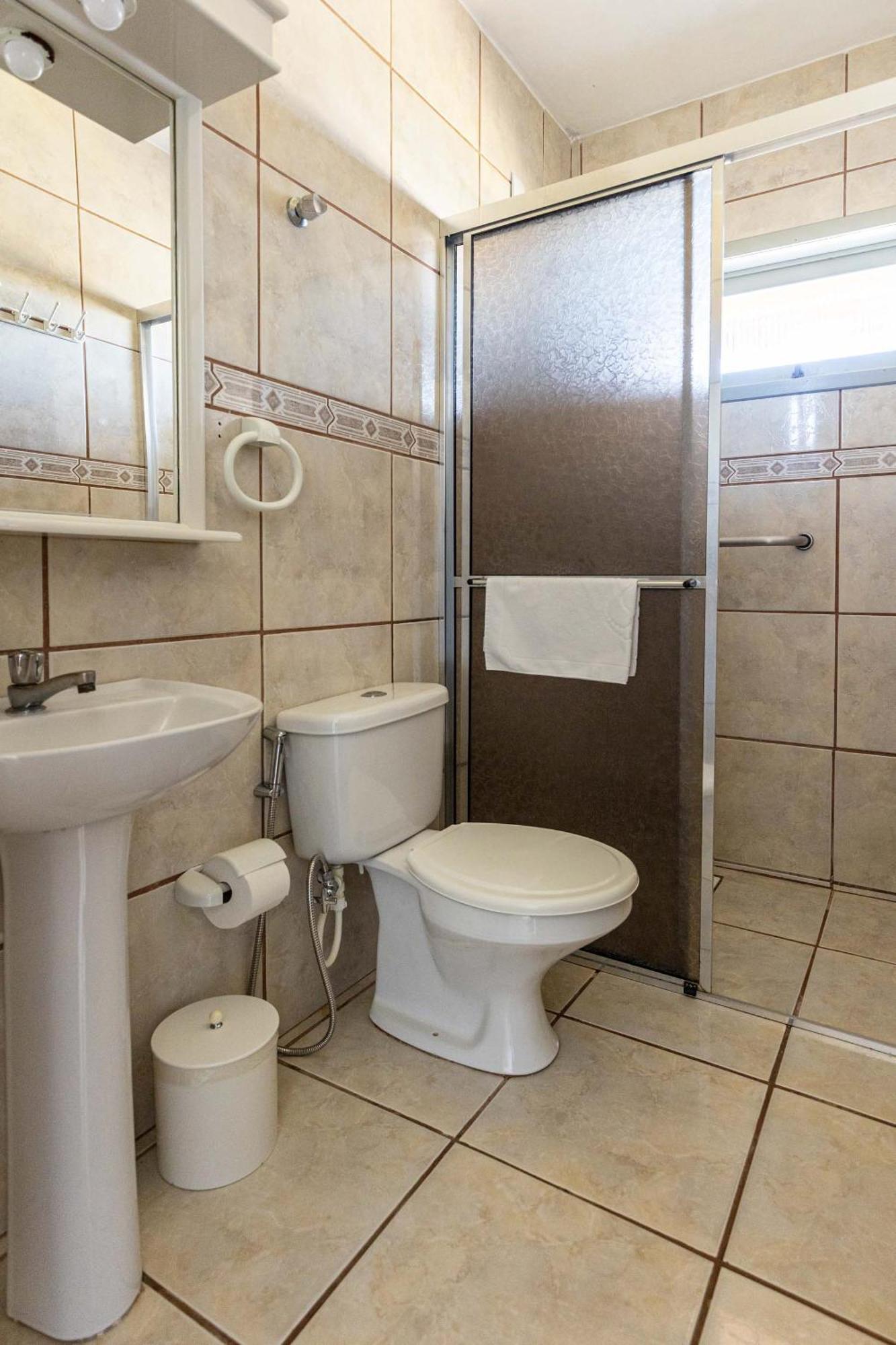 Quintuple Room
