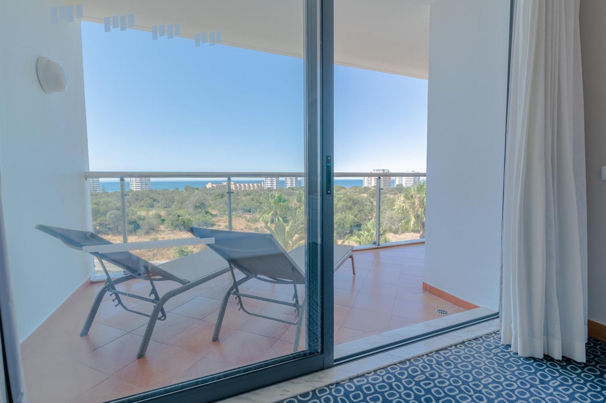 Superior One-Bedroom Apartment,1615385848:JPEG