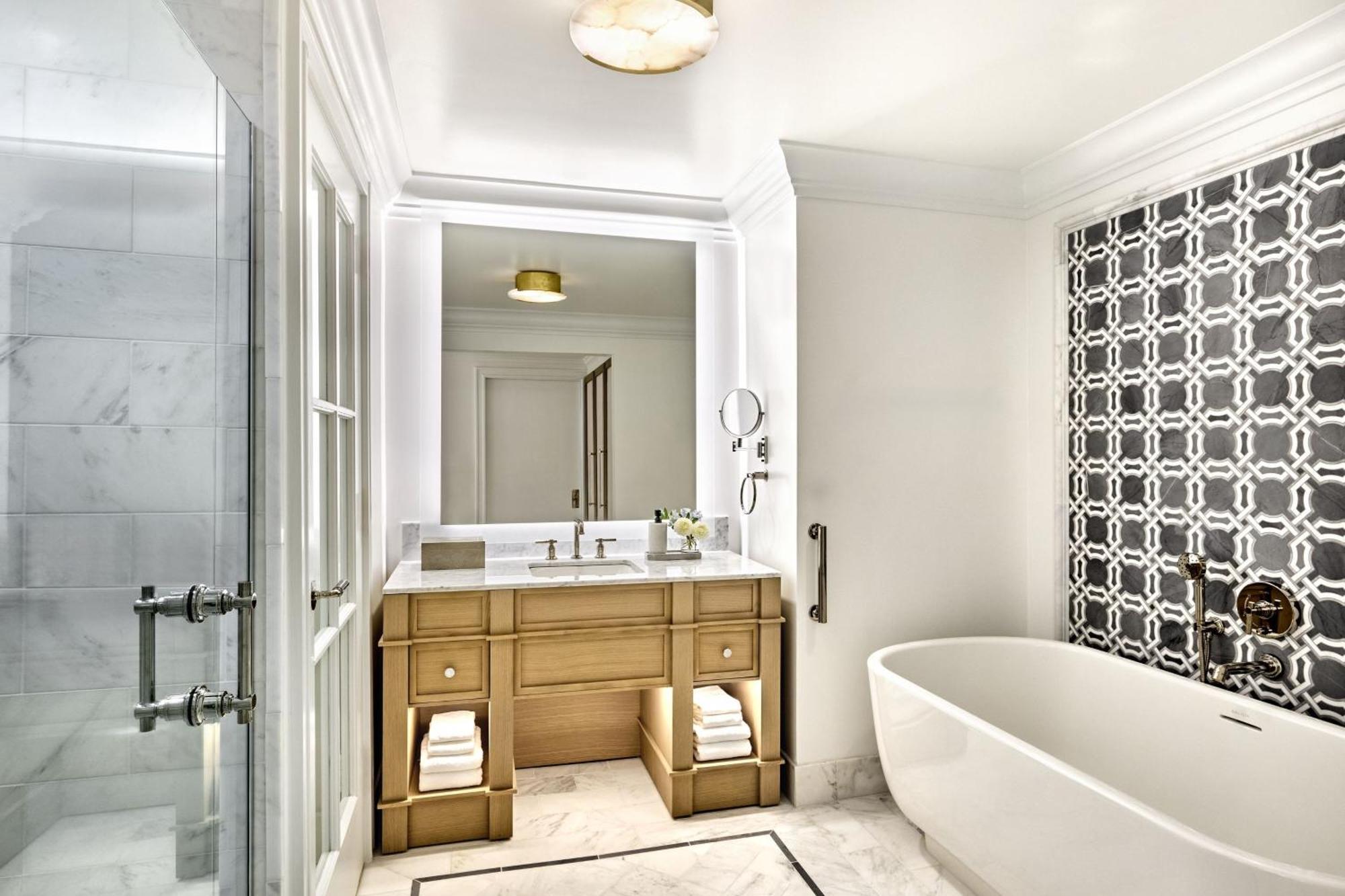 One-Bedroom Suite with Courtyard View