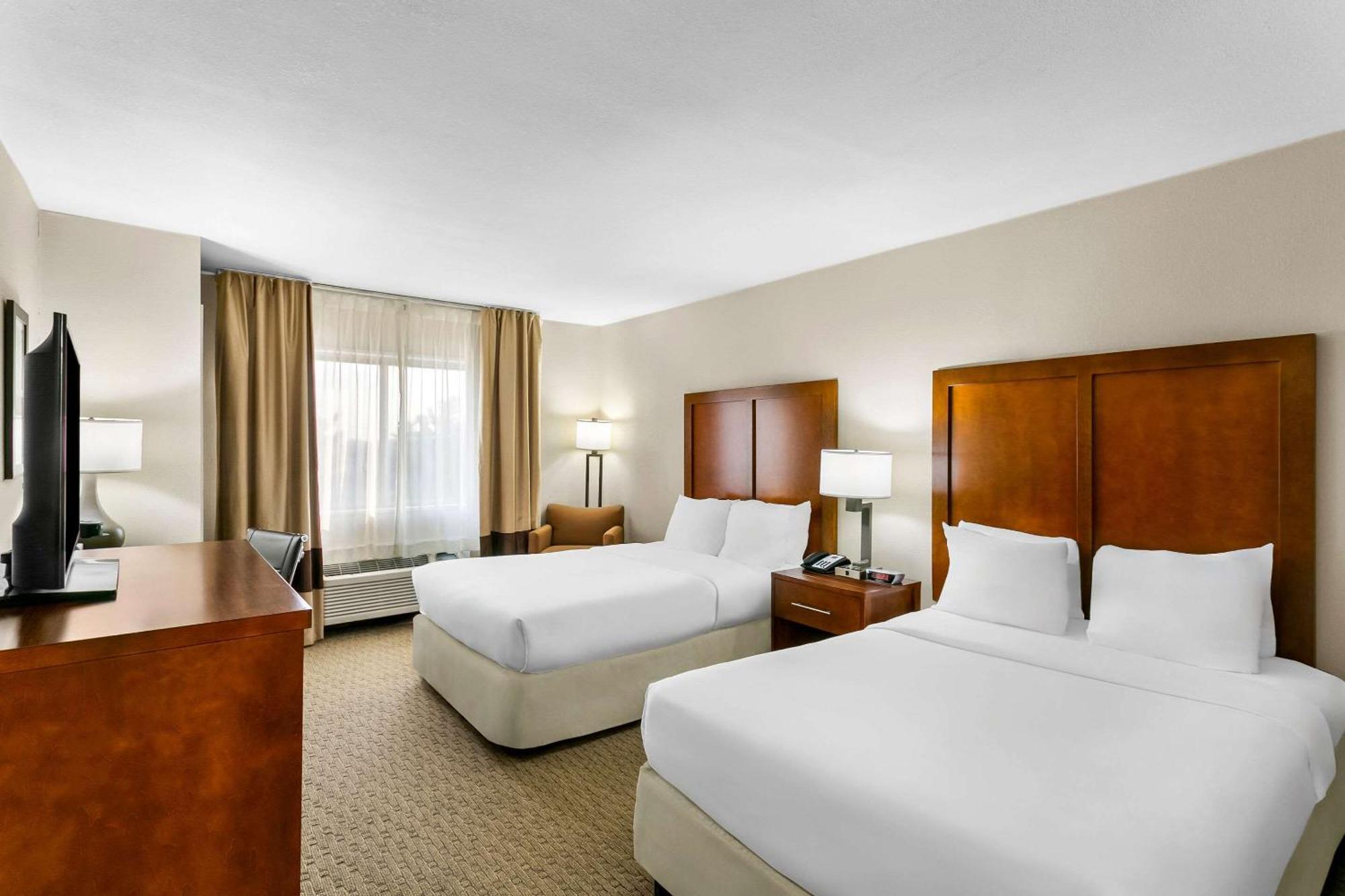 Double Room Two Double Beds Non-Smoking
