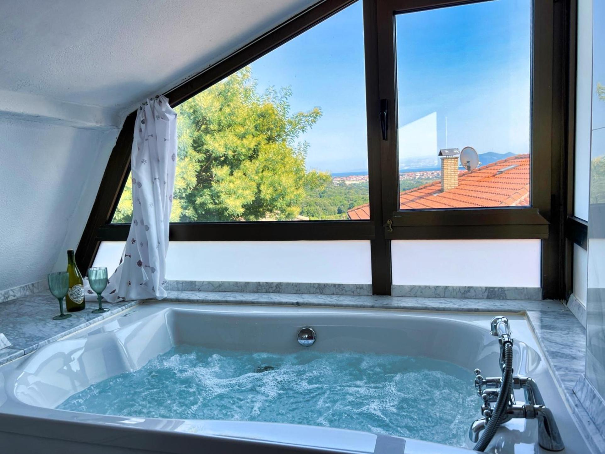 Superior Double Room Big Hydromassage Bath Balcony