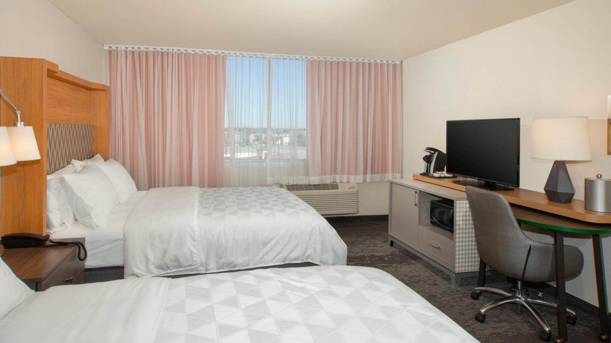Standard Queen Room Two Queen Beds Communications Mobility Accessible