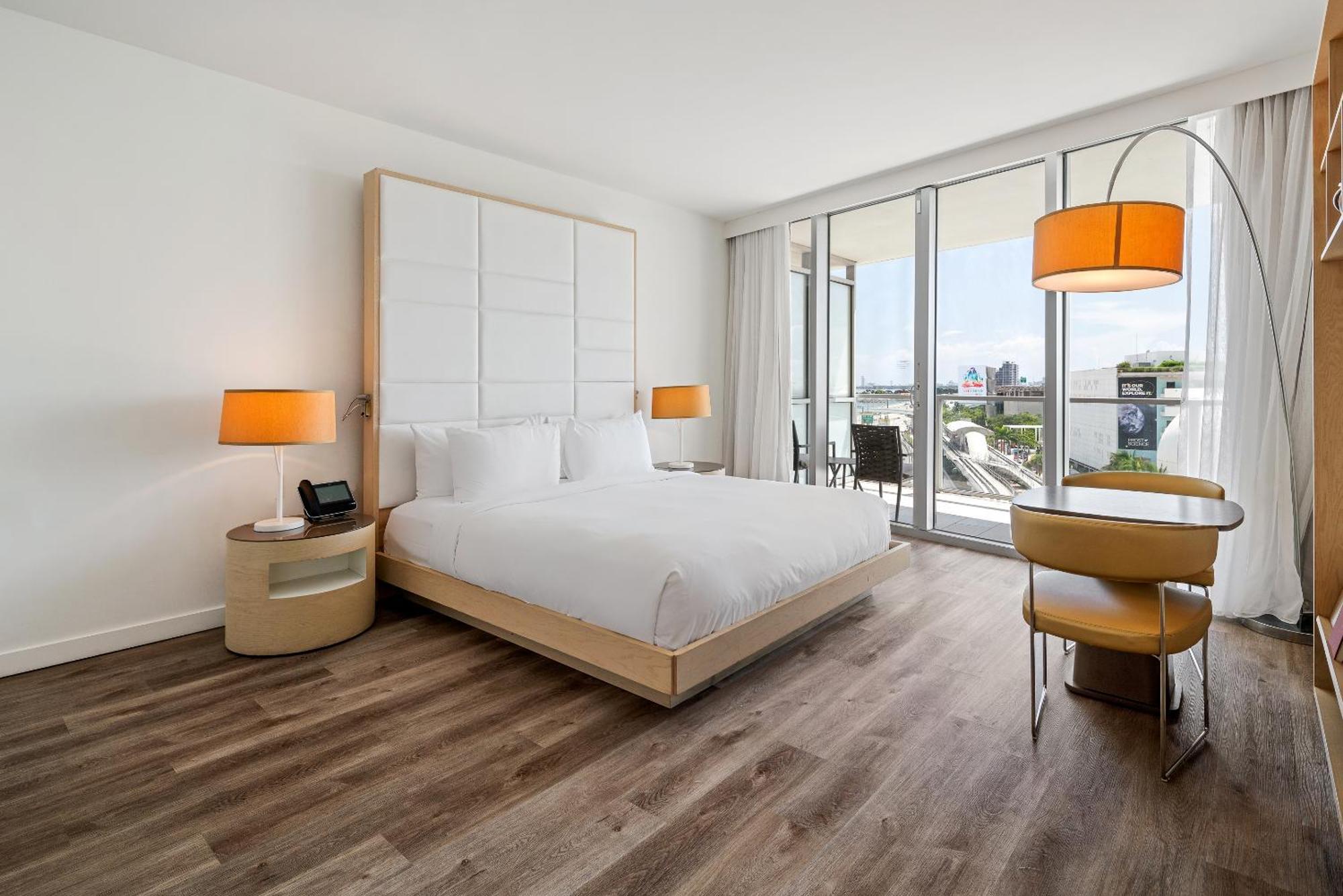 Bay View King Balcony