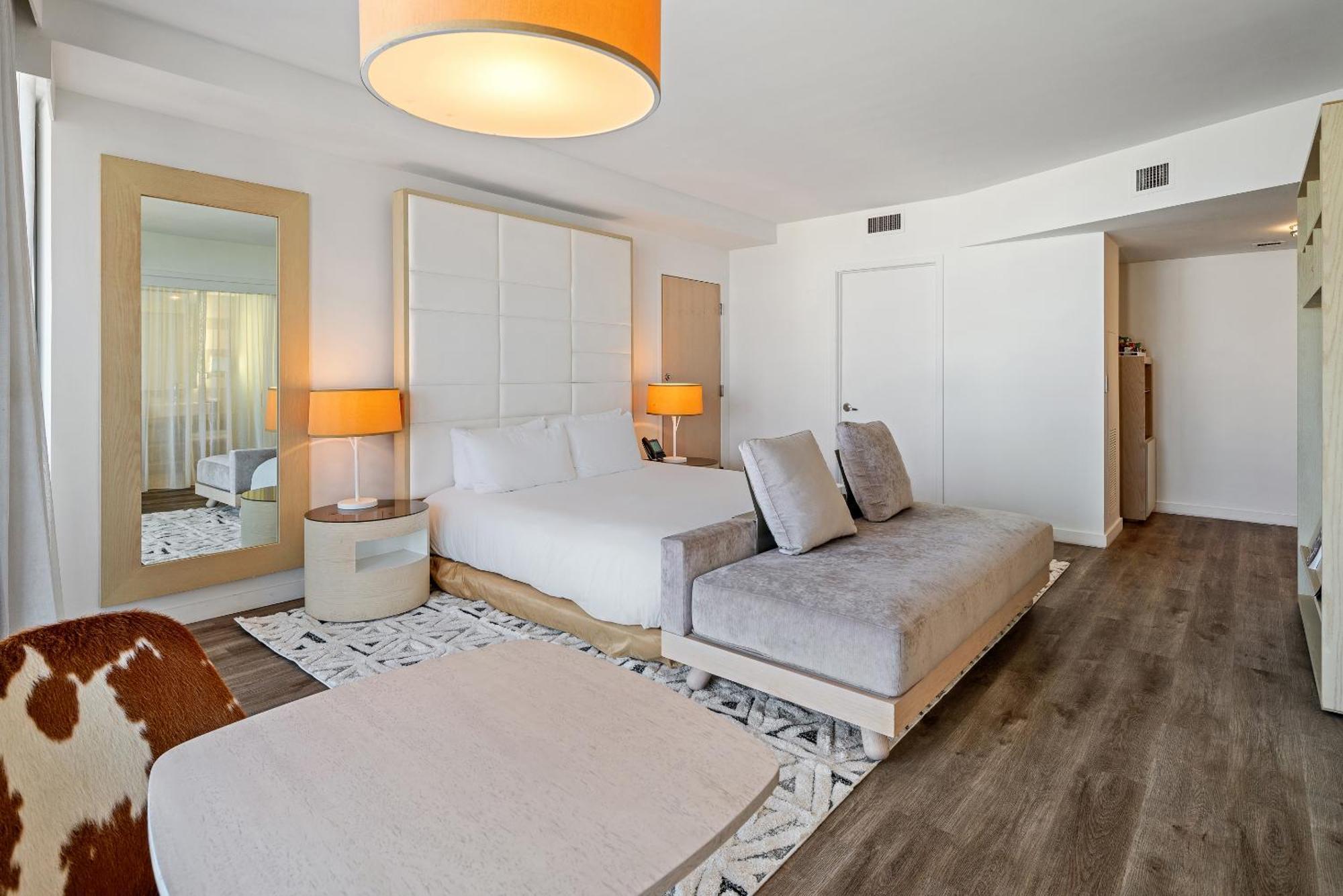 Deluxe Bay View King with Balcony