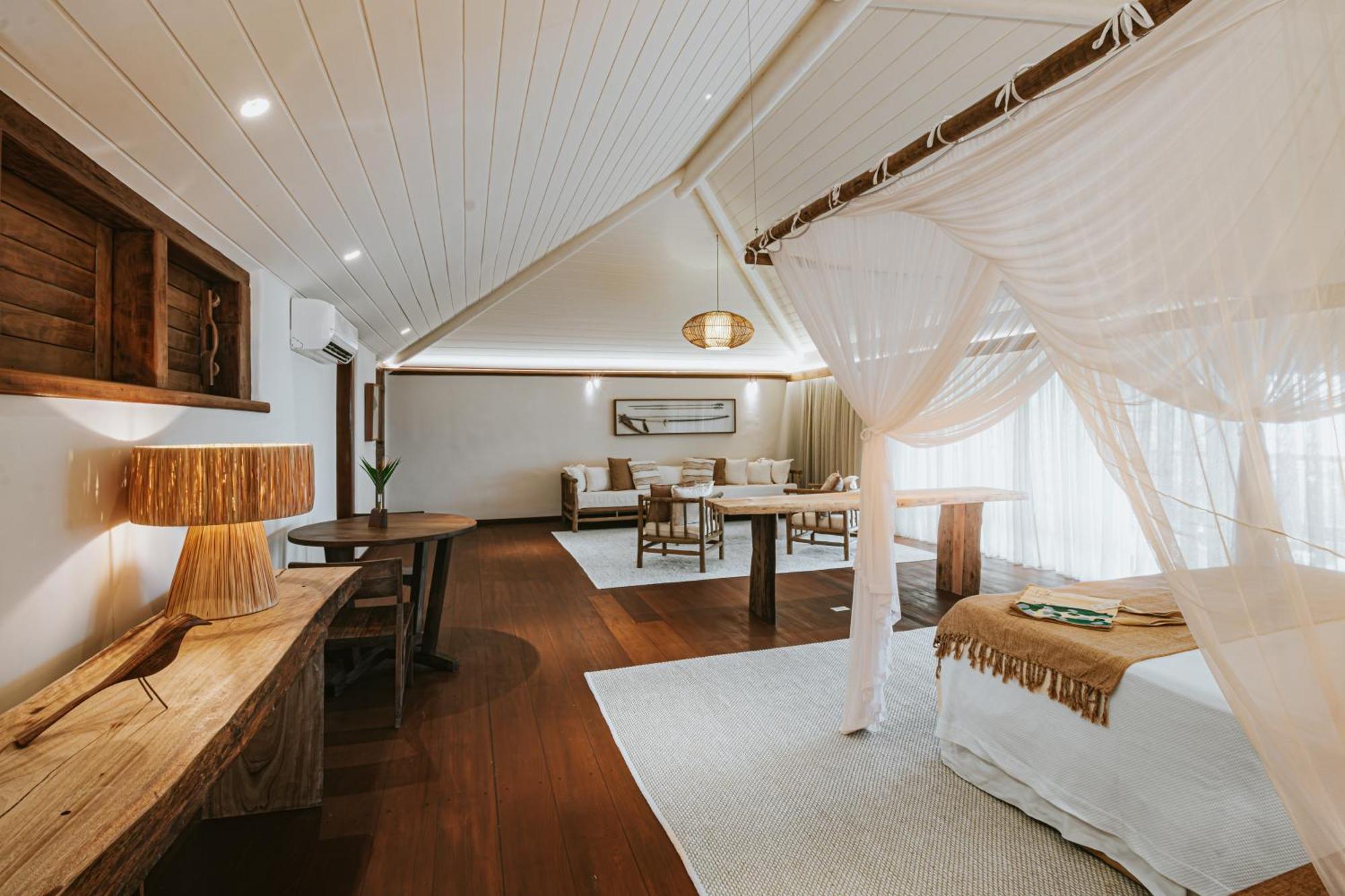Deluxe King Suite
