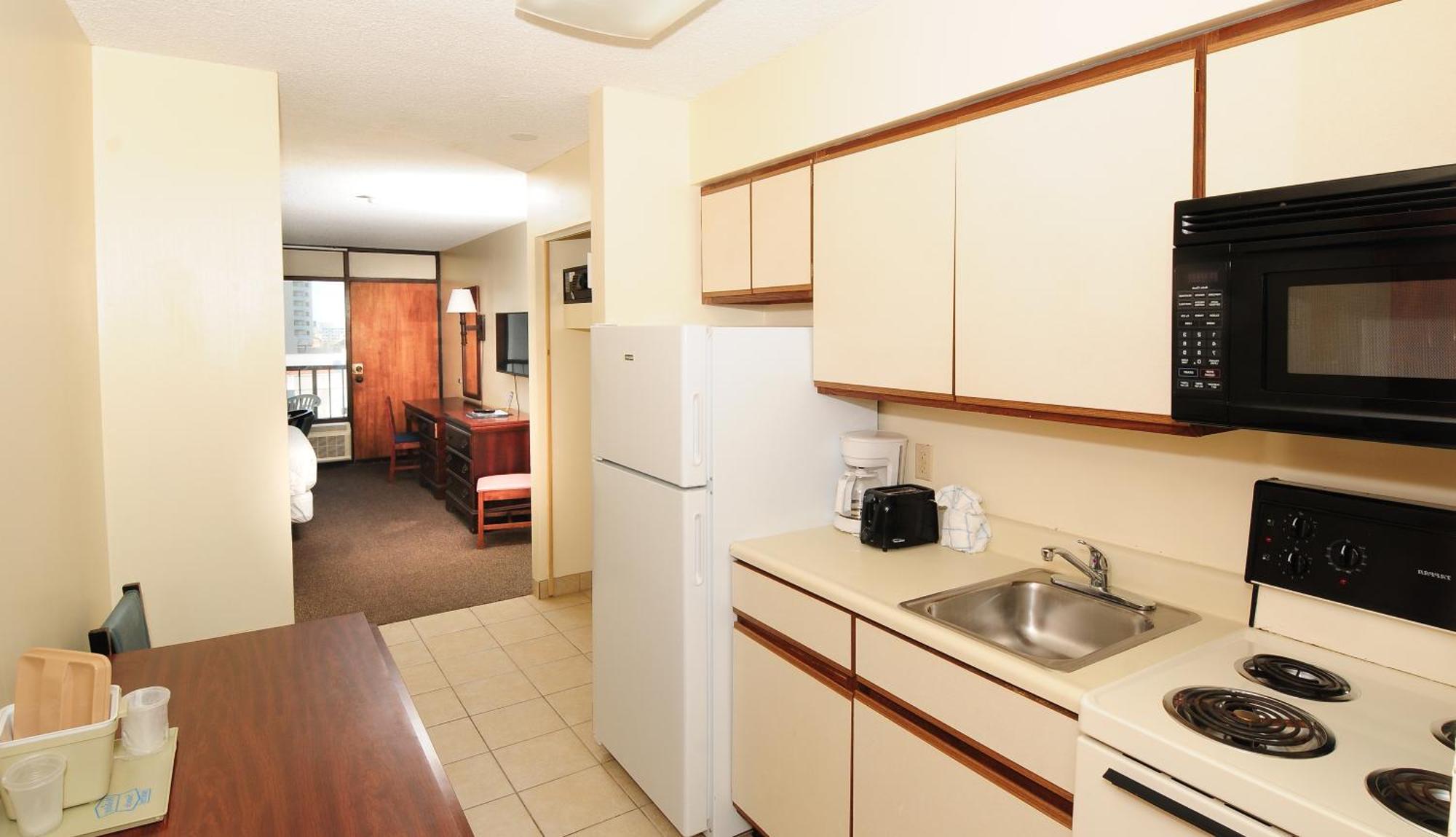 1 Room Side Ocean View Efficiency 1 Queen Bed T5