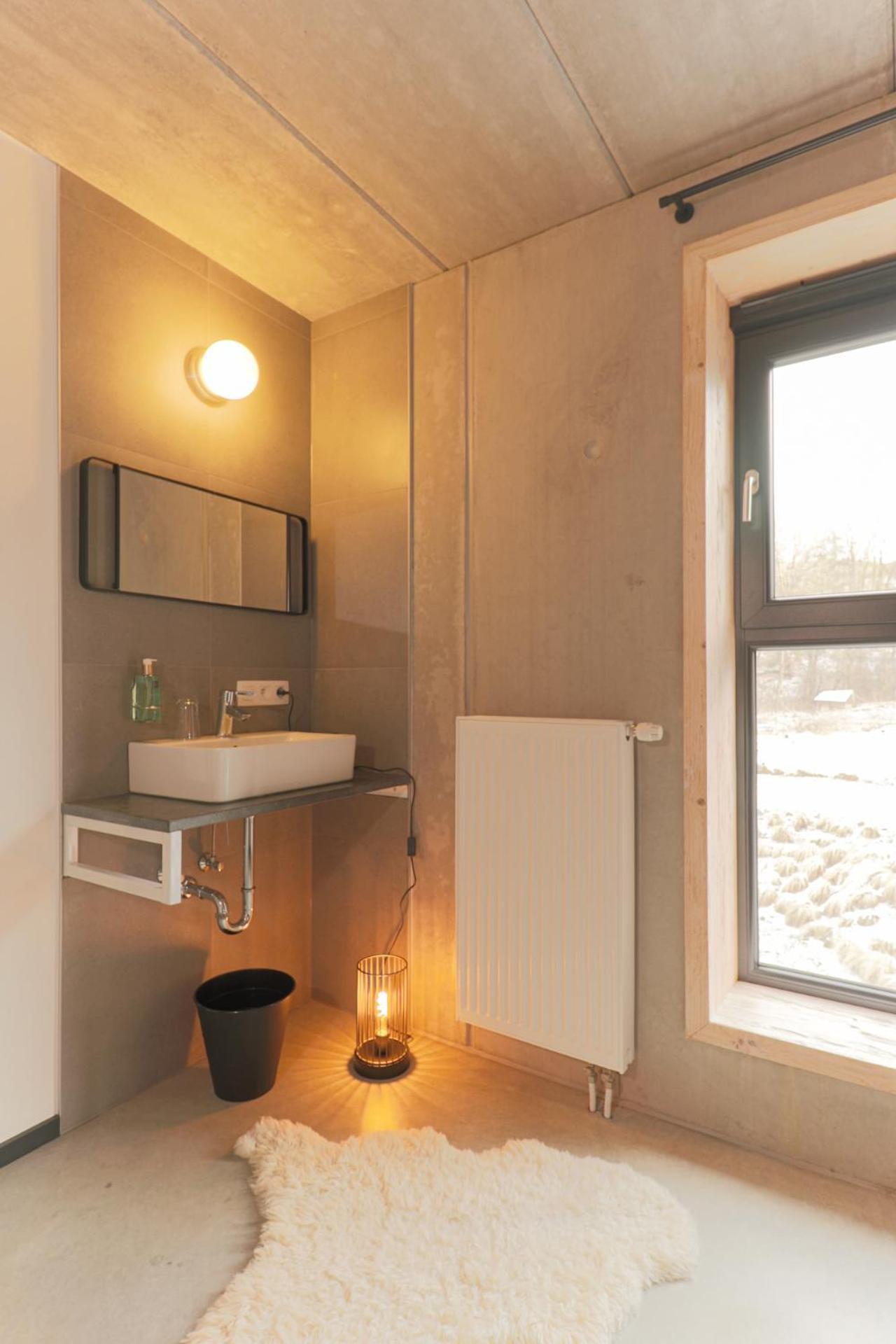 Standard Single Room Shower