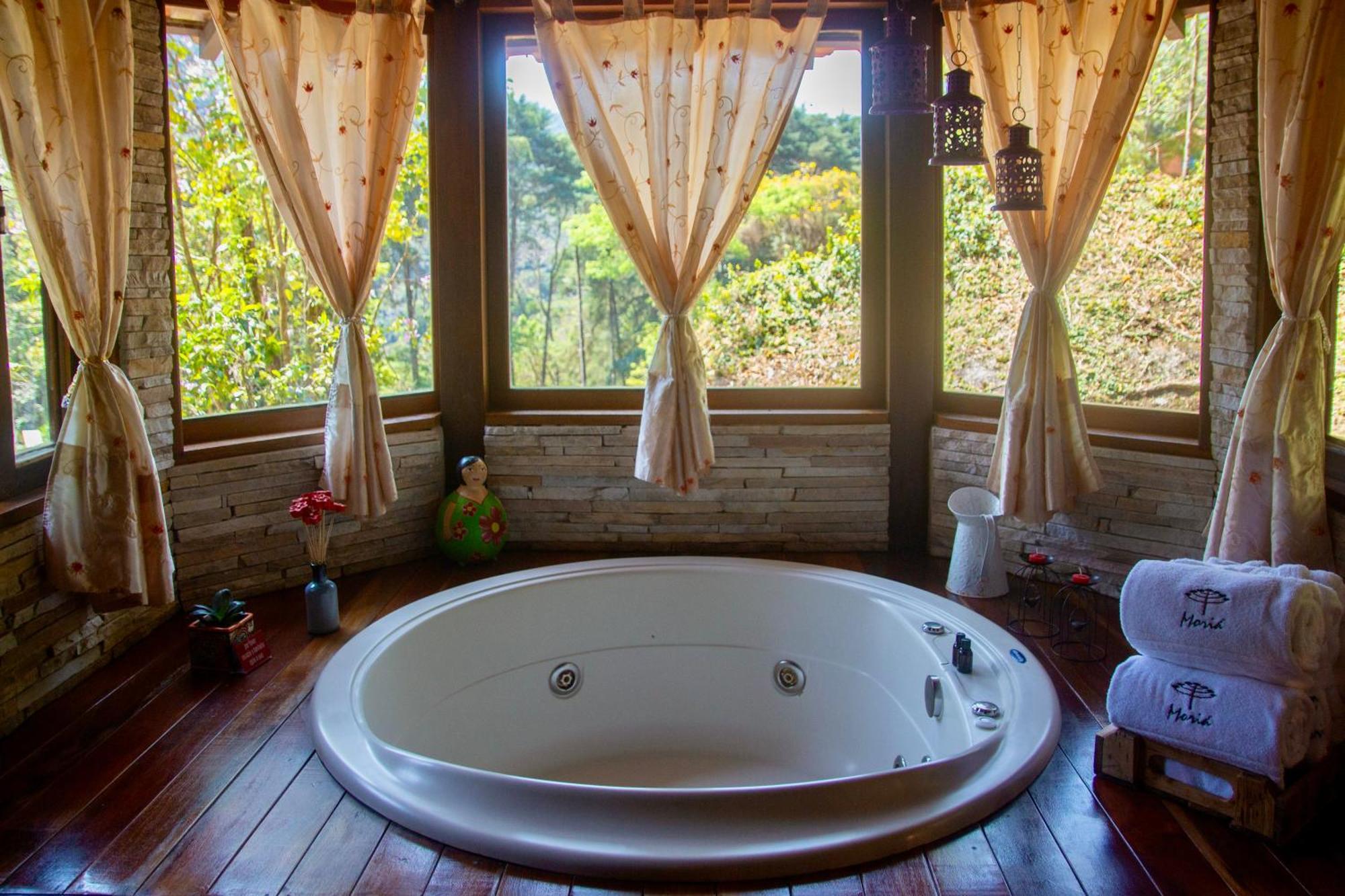 Queen Room Spa Bath