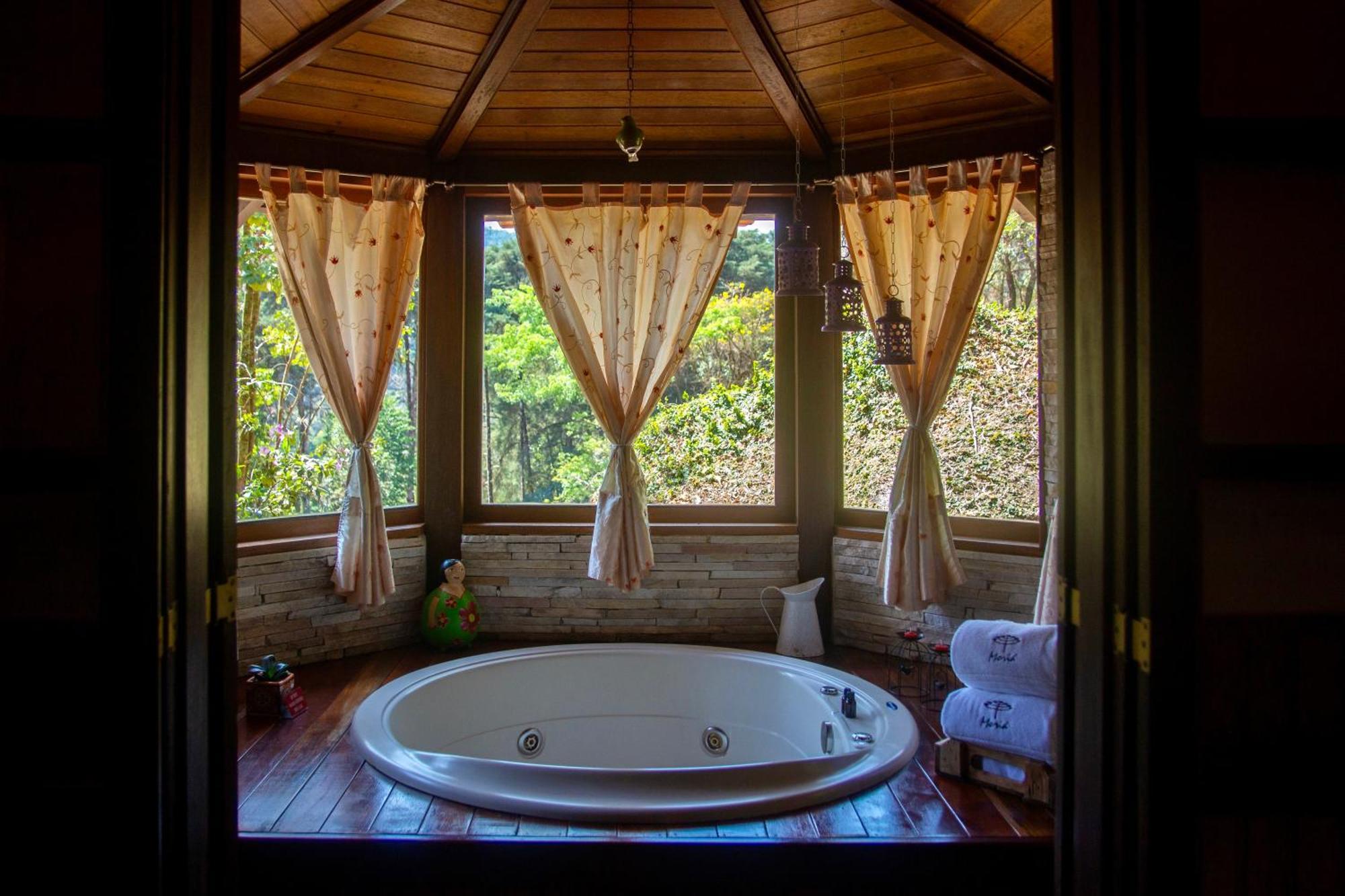 Queen Room Spa Bath