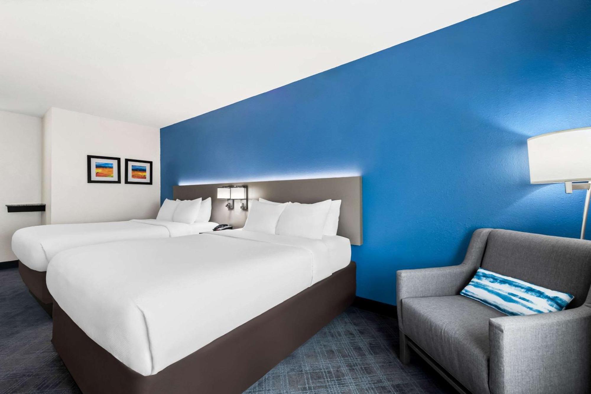 Queen Room Two Queen Beds Non-Smoking