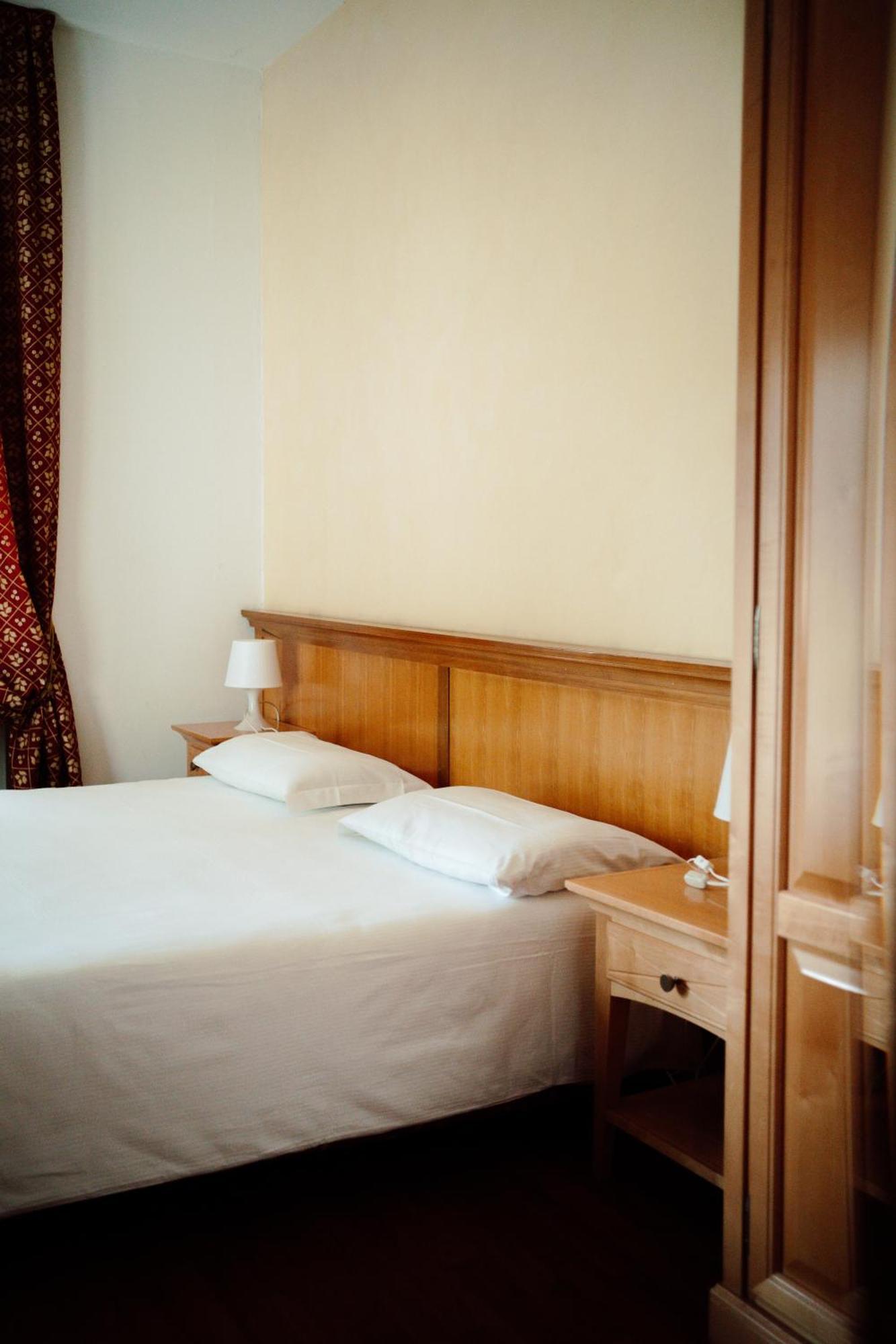 Double or Twin Room Private Bathroom