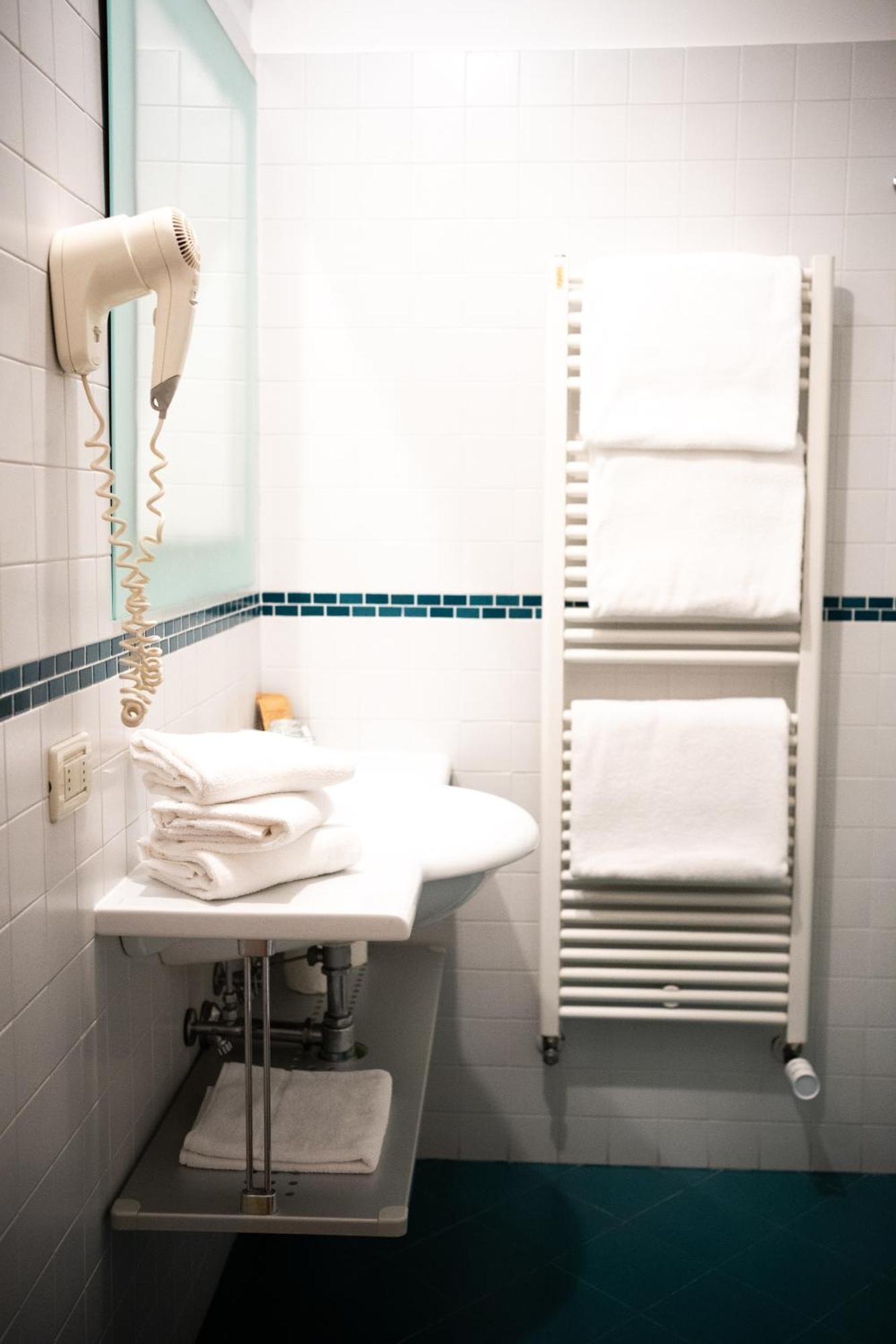 Double or Twin Room Private Bathroom