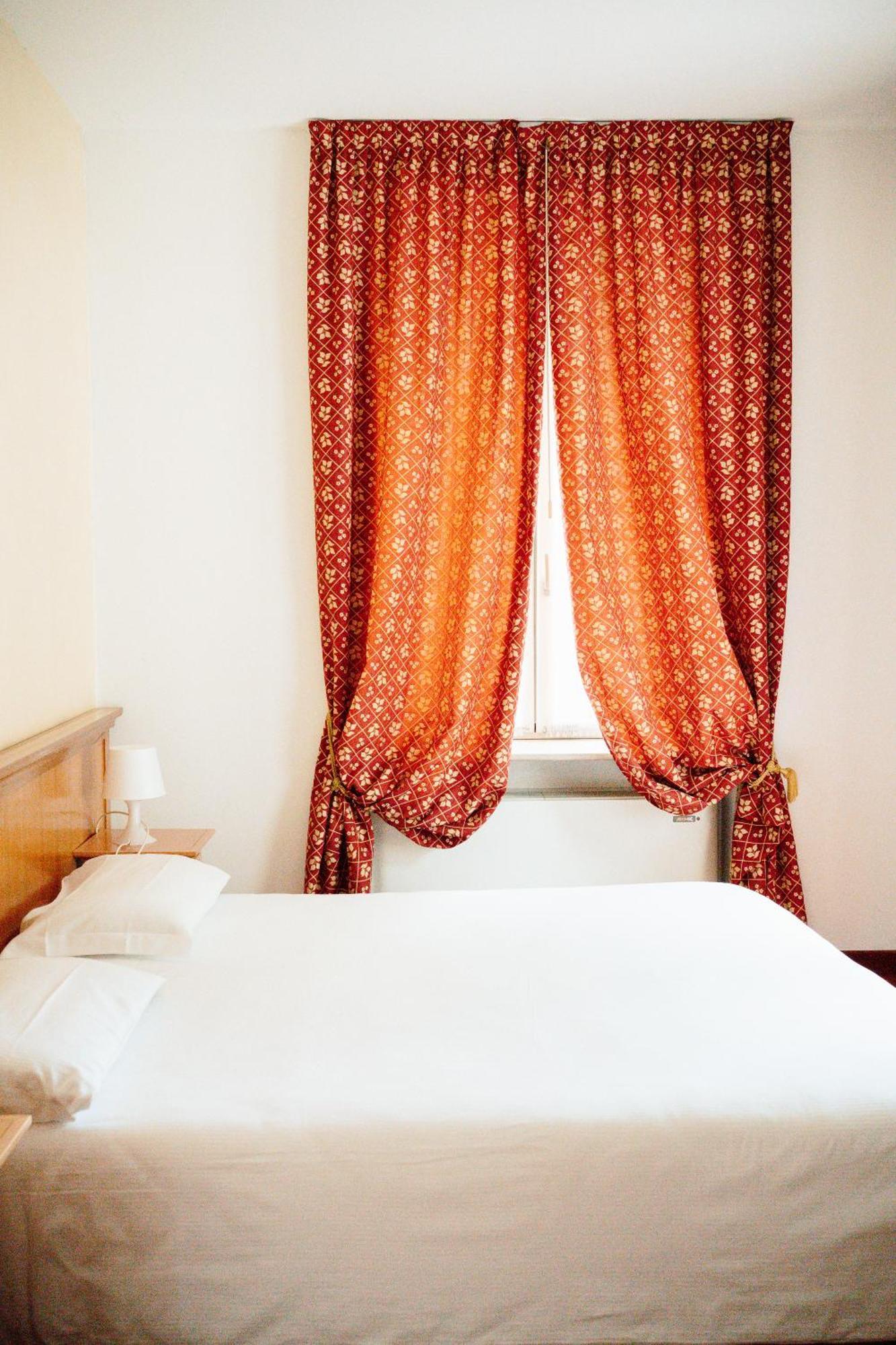 Double or Twin Room Private Bathroom