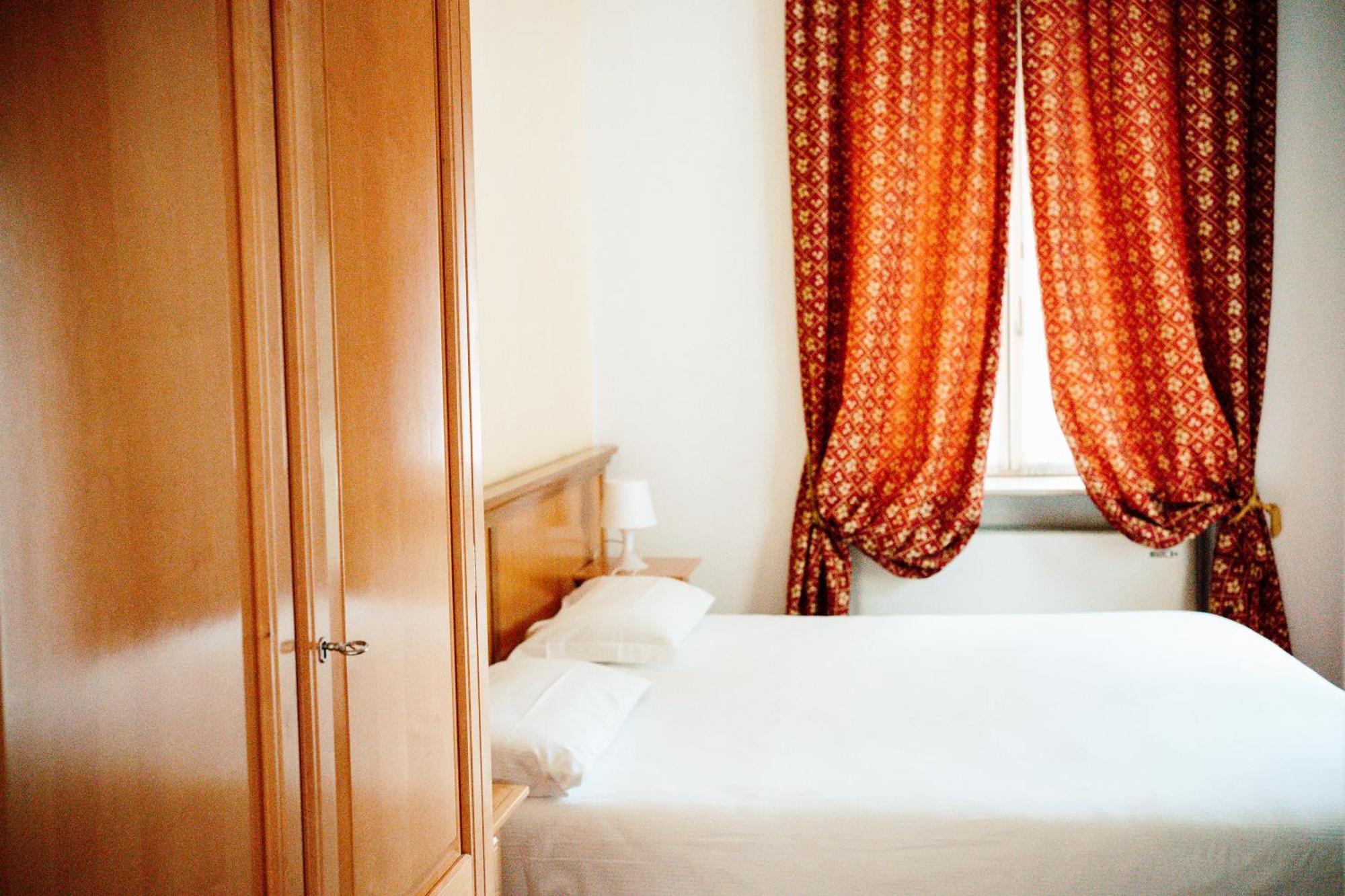 Double or Twin Room Private Bathroom