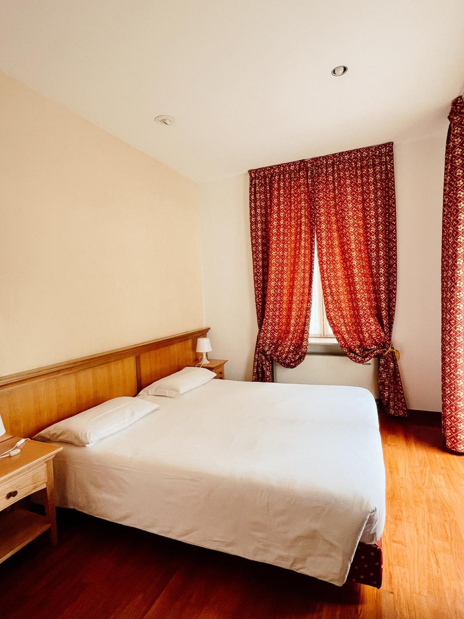 Double or Twin Room Private Bathroom