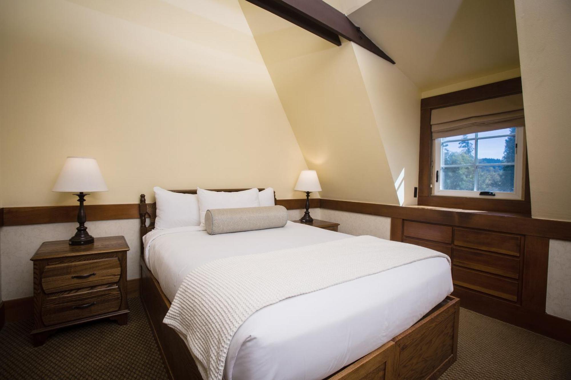 Deluxe Chalet – 2 Bedroom 2 Bathroom