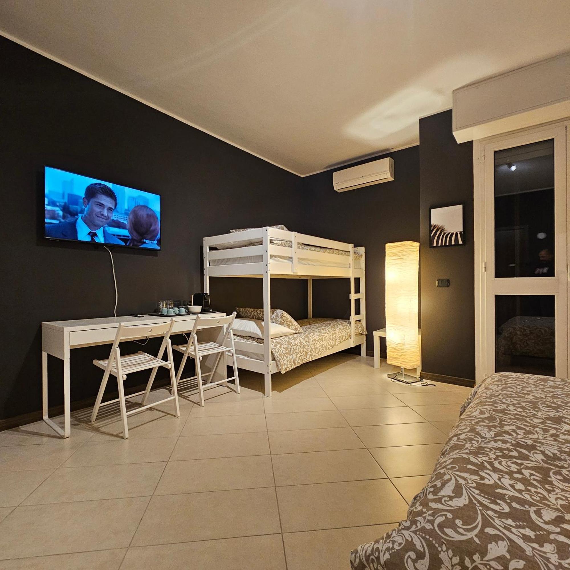 Quadruple Room Private External Bathroom