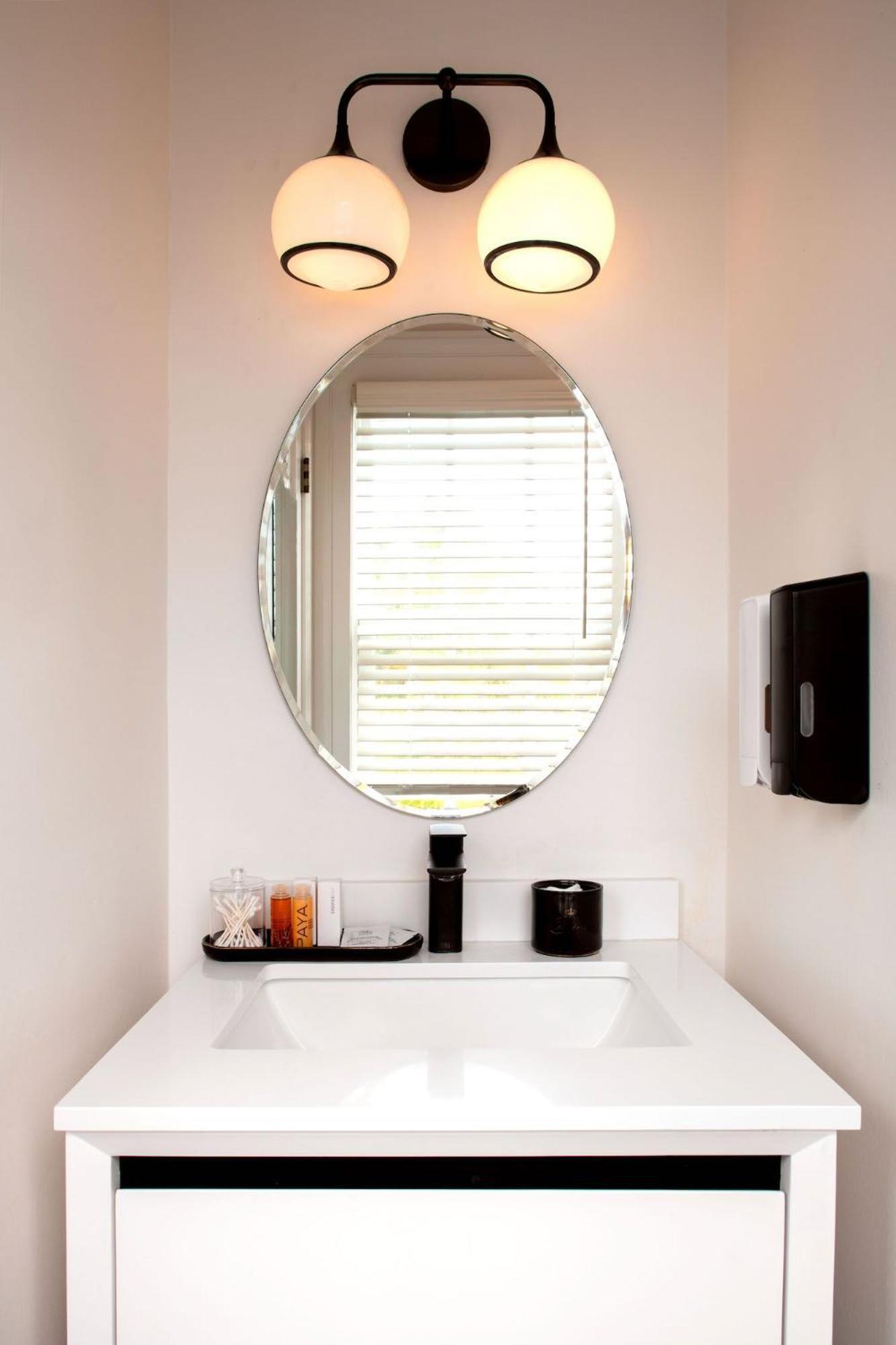 Single Room with Balcony,1616883949:JPEG