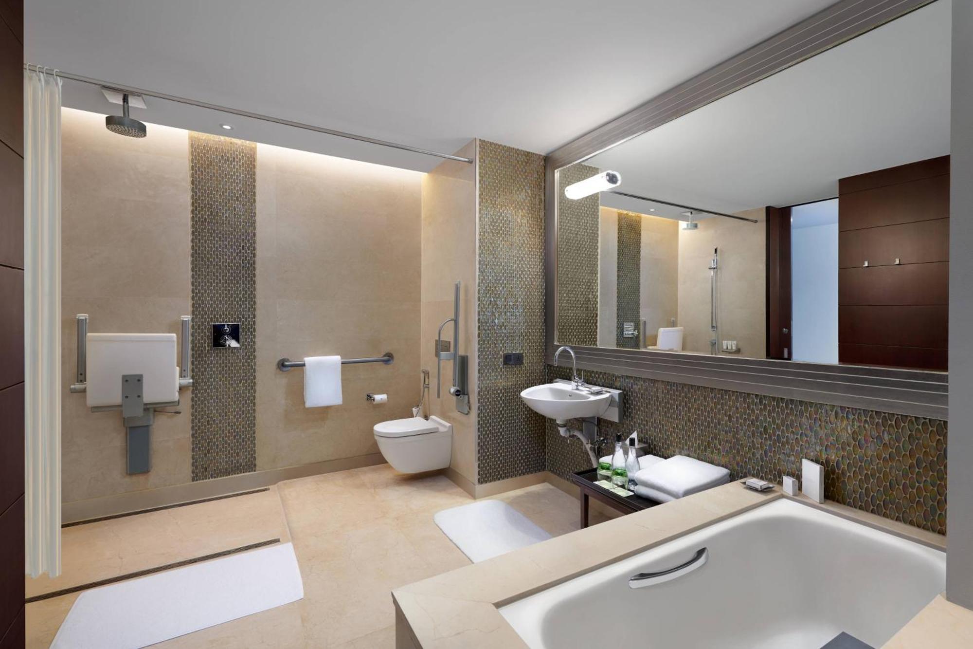 Executive Room Balcony Club lounge access 1 King