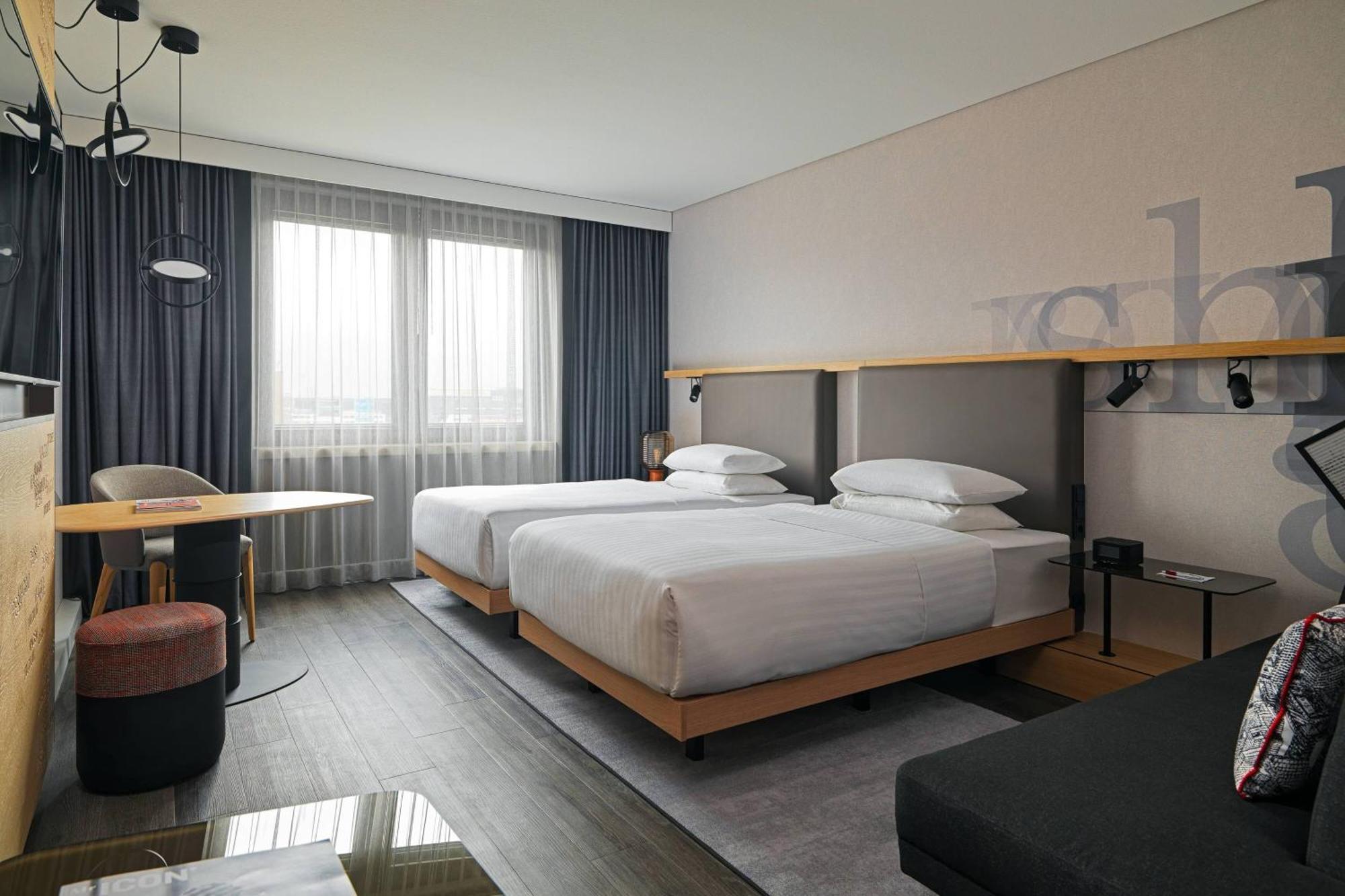 Executive M Club lounge access Guest room 2 Twin