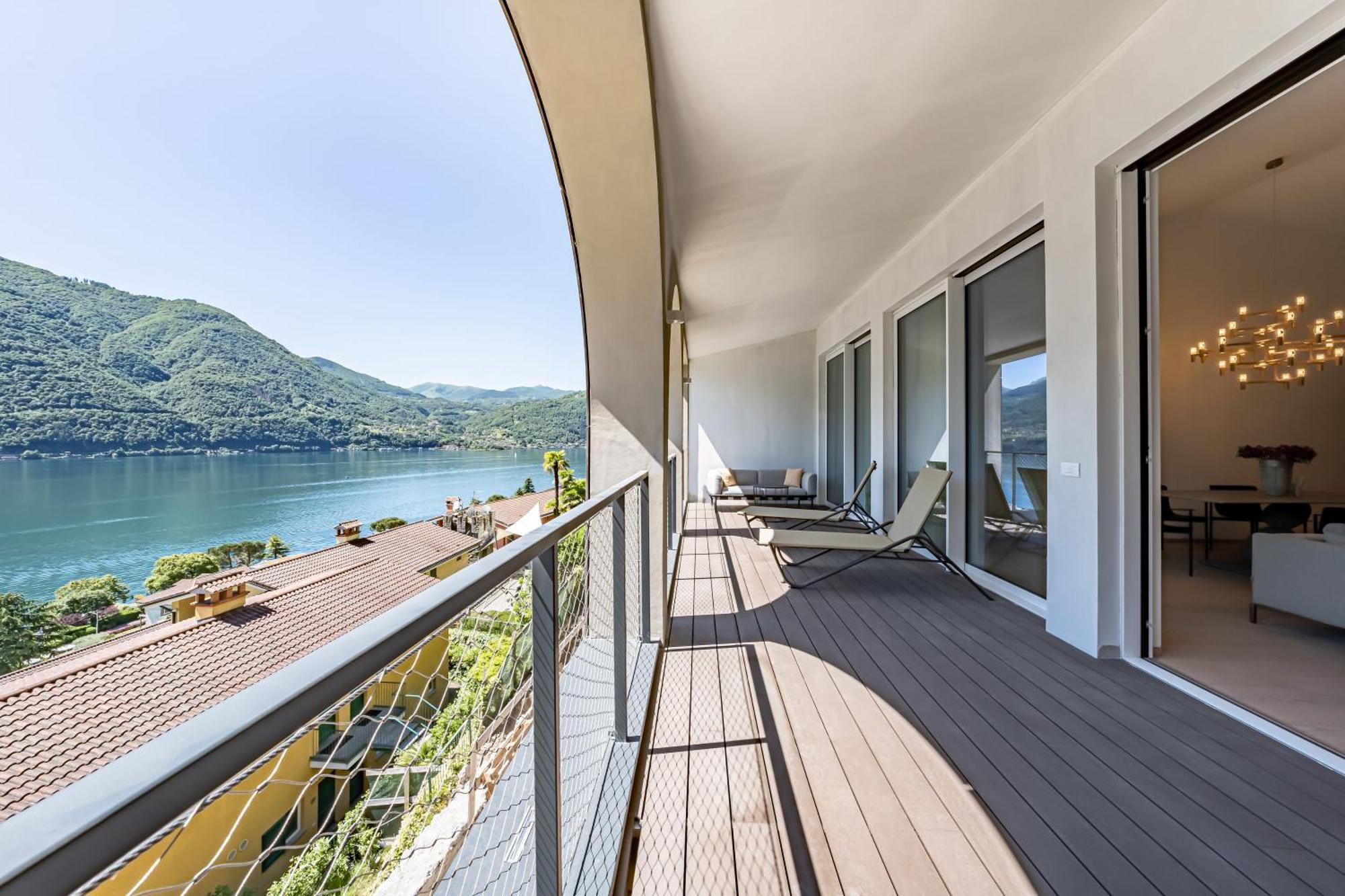Three-Bedroom Suite Lake View