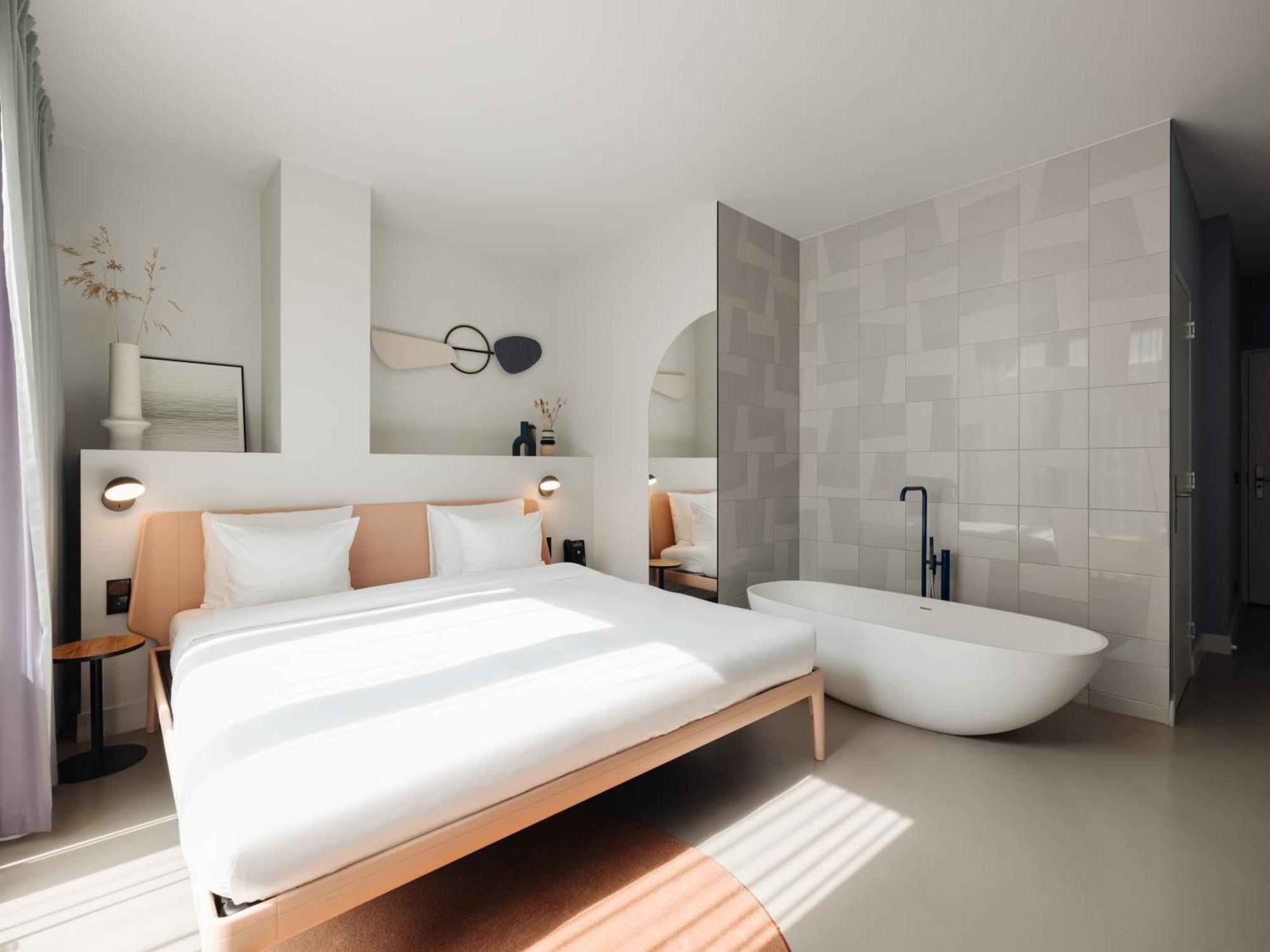 Conscious WOW Room