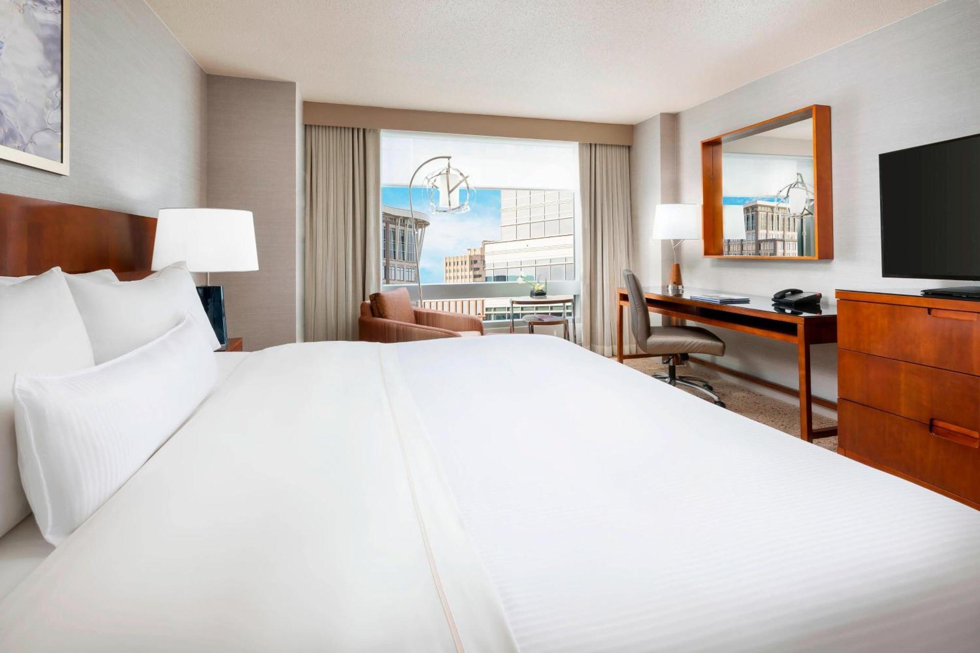 Guest room 1 King City view