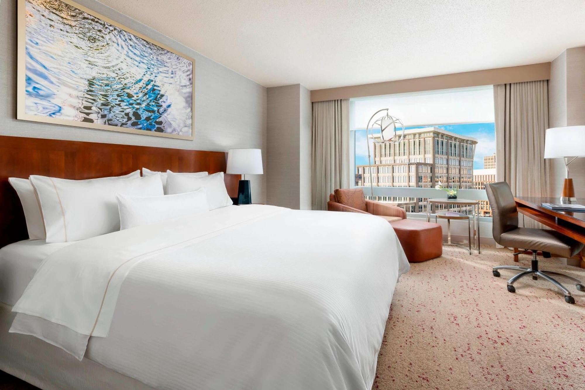 Guest room 1 King City view