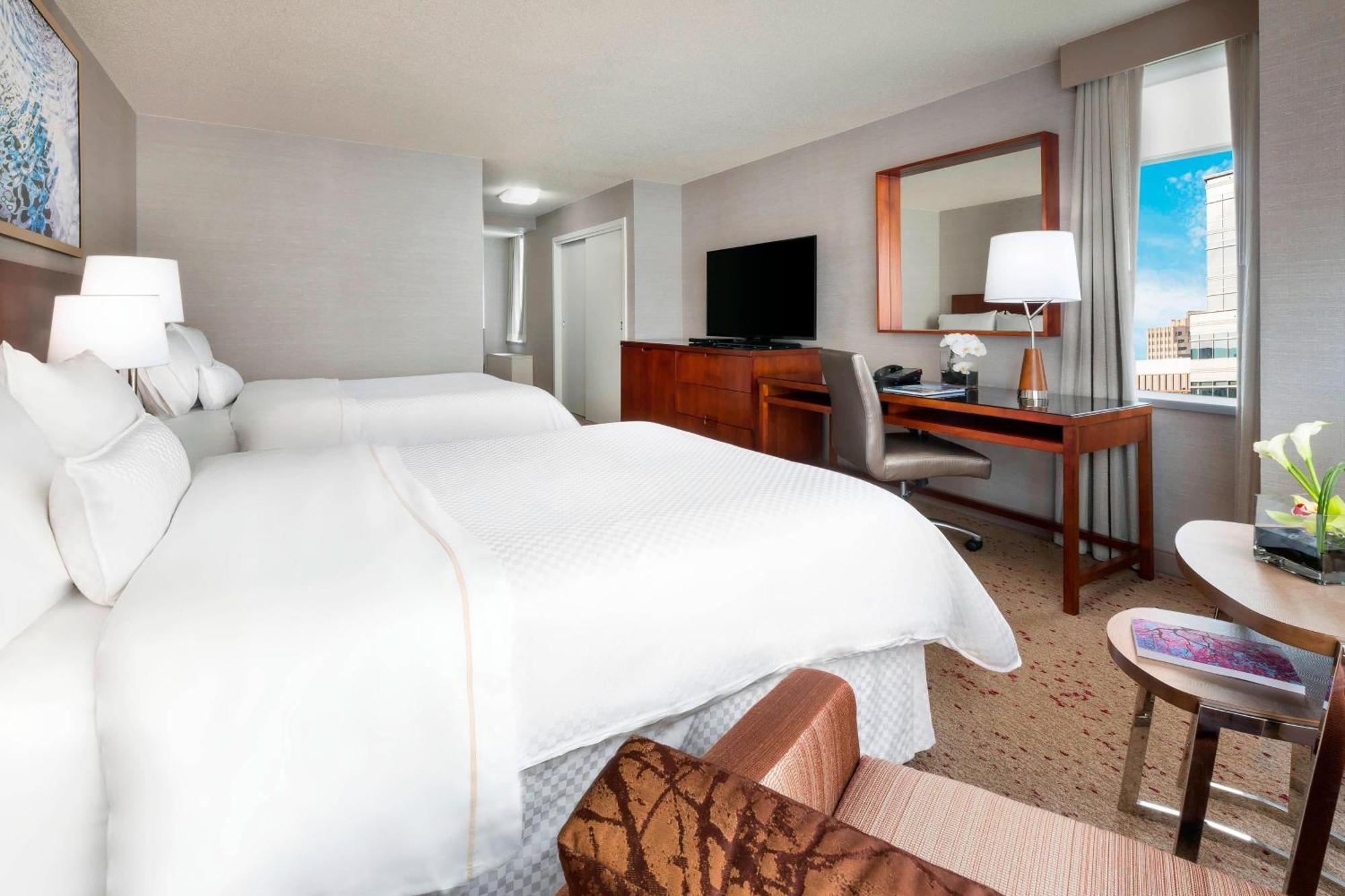 Guest room 2 Double City view High floor