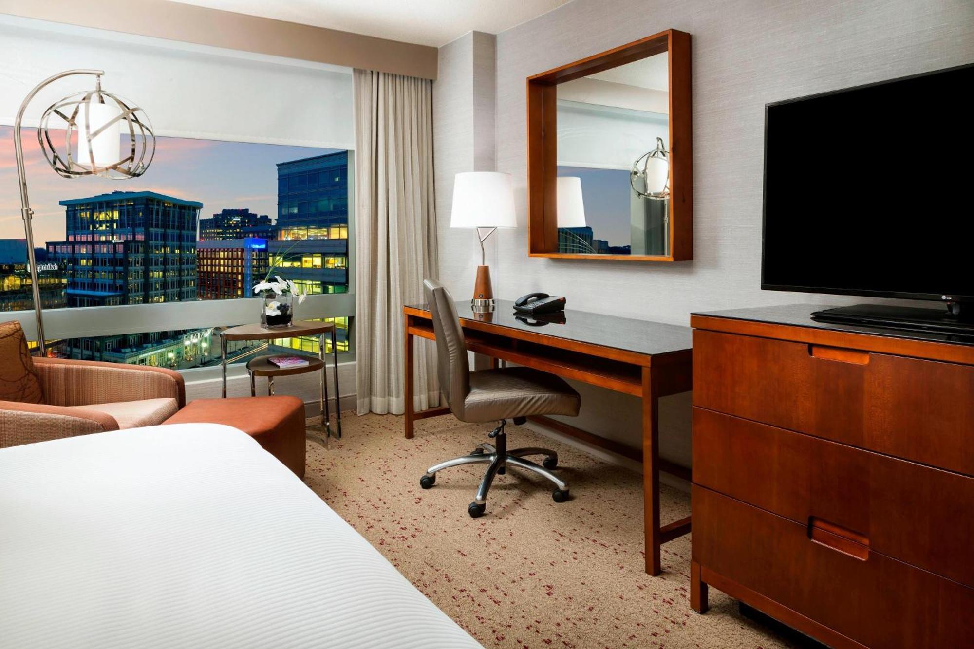 Guest room 1 King City view
