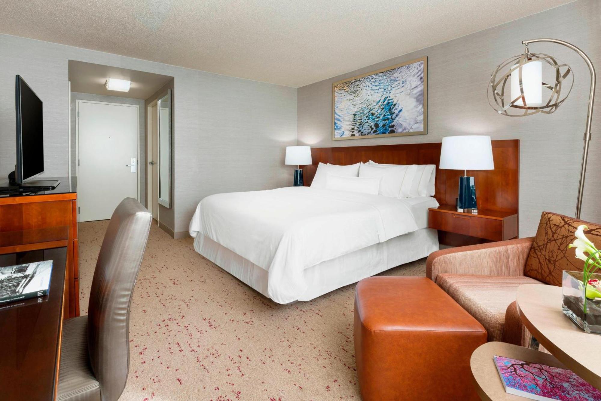 Guest room 1 King City view