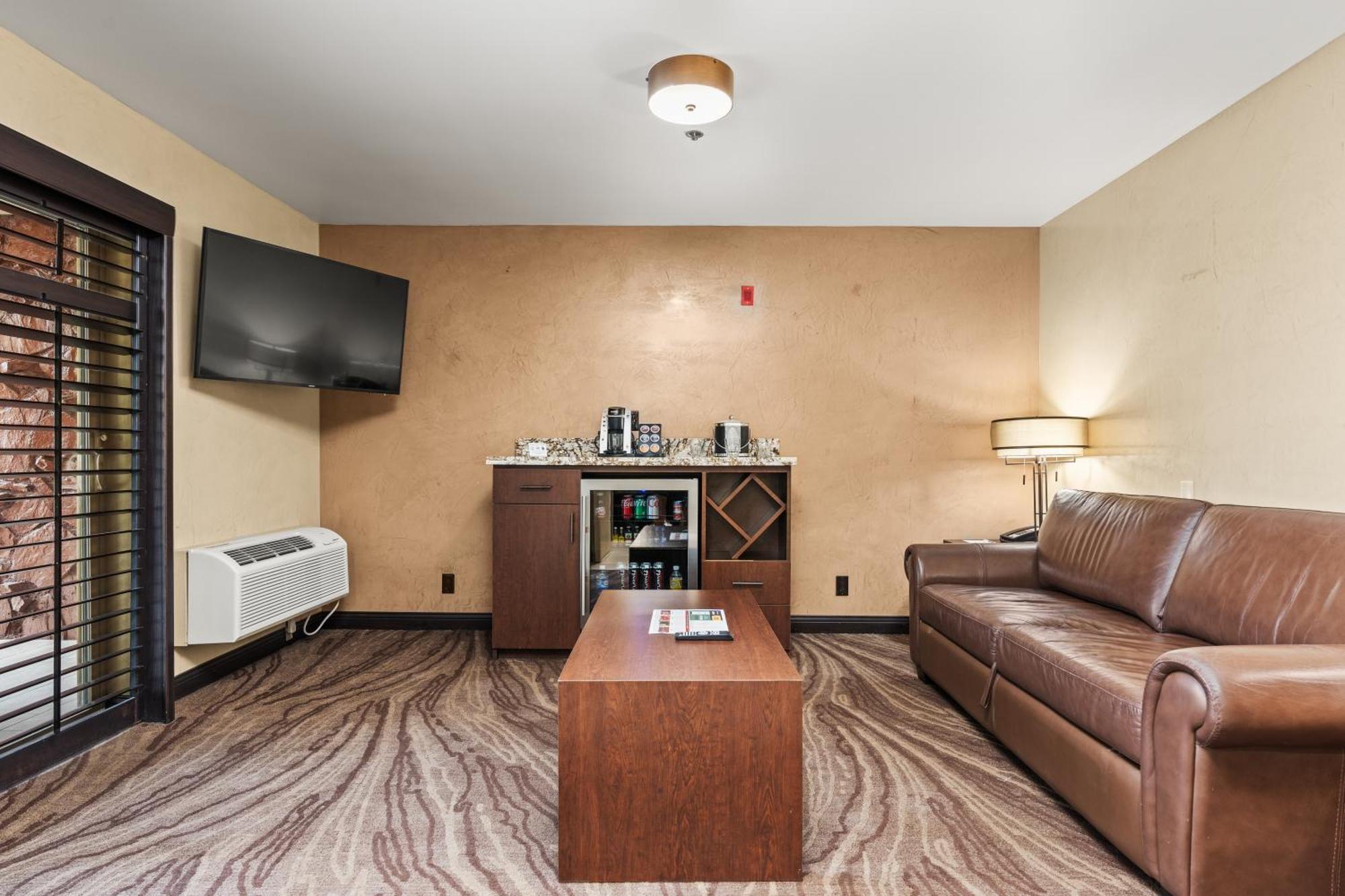 Queen Suite Non-Smoking