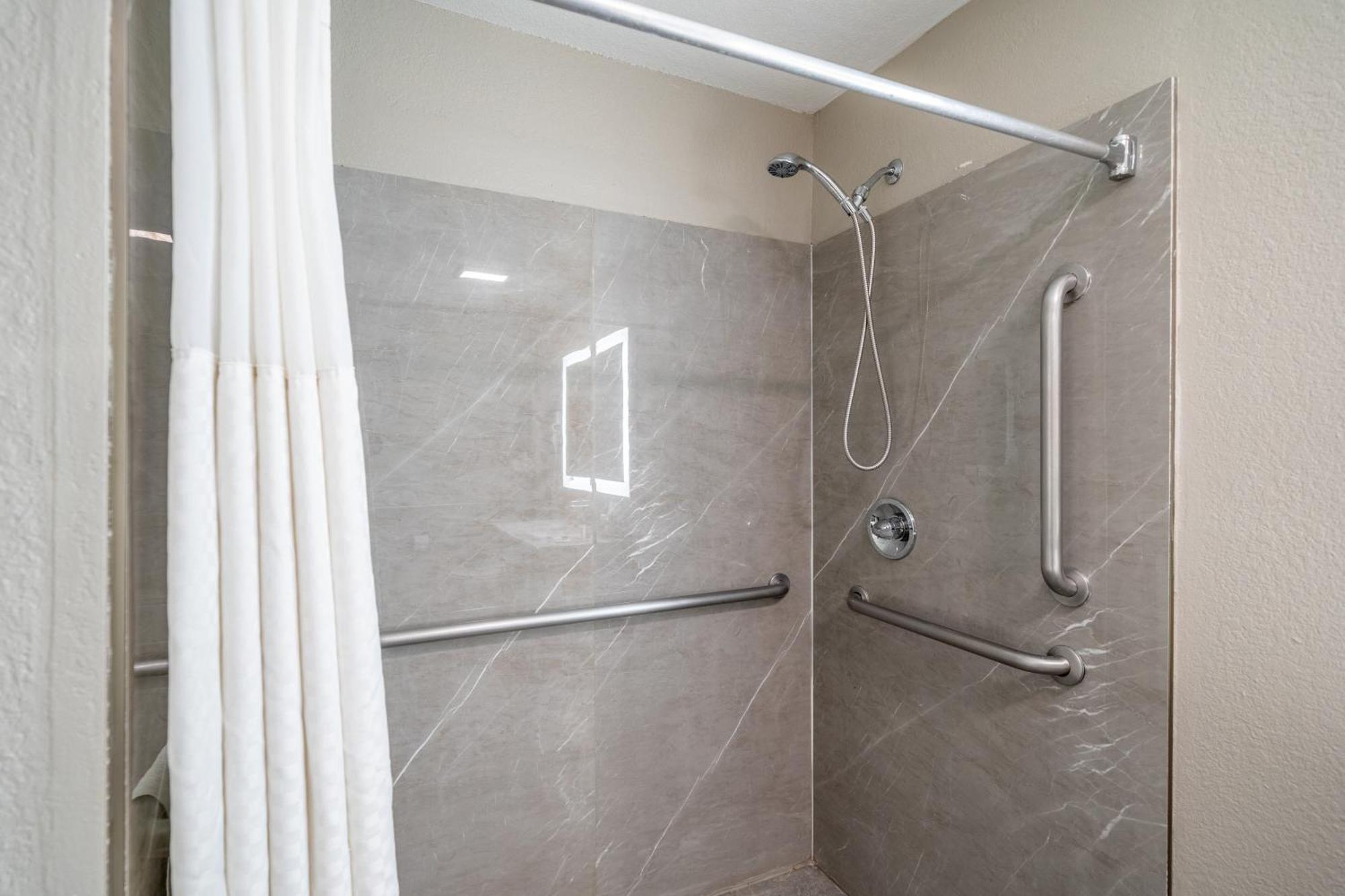 King Room Roll Shower Mobility or Hearing Accessible Non-Smoking