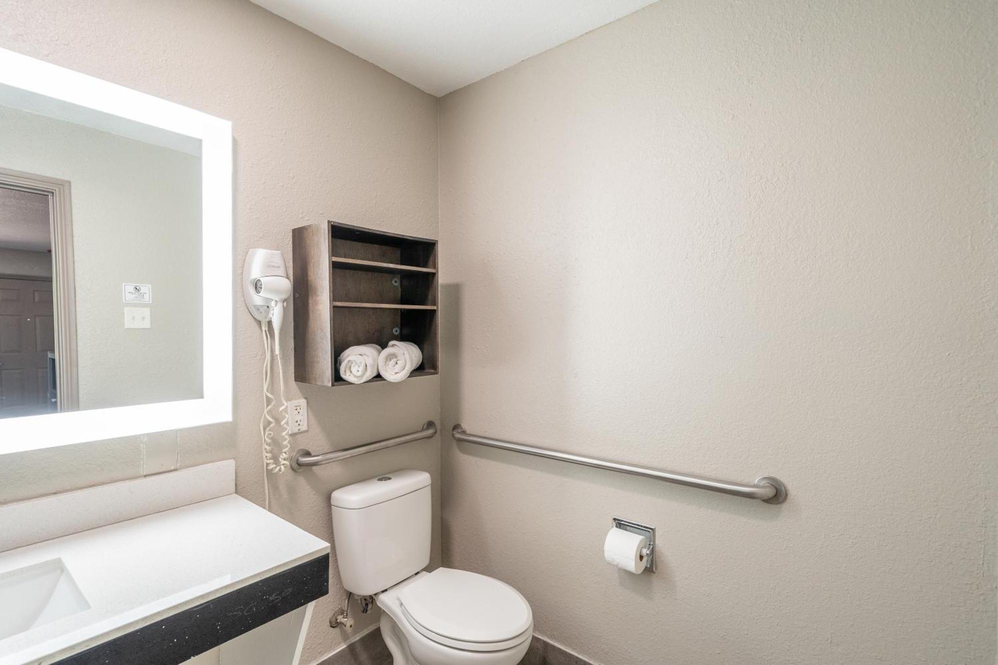 King Room Roll Shower Mobility or Hearing Accessible Non-Smoking