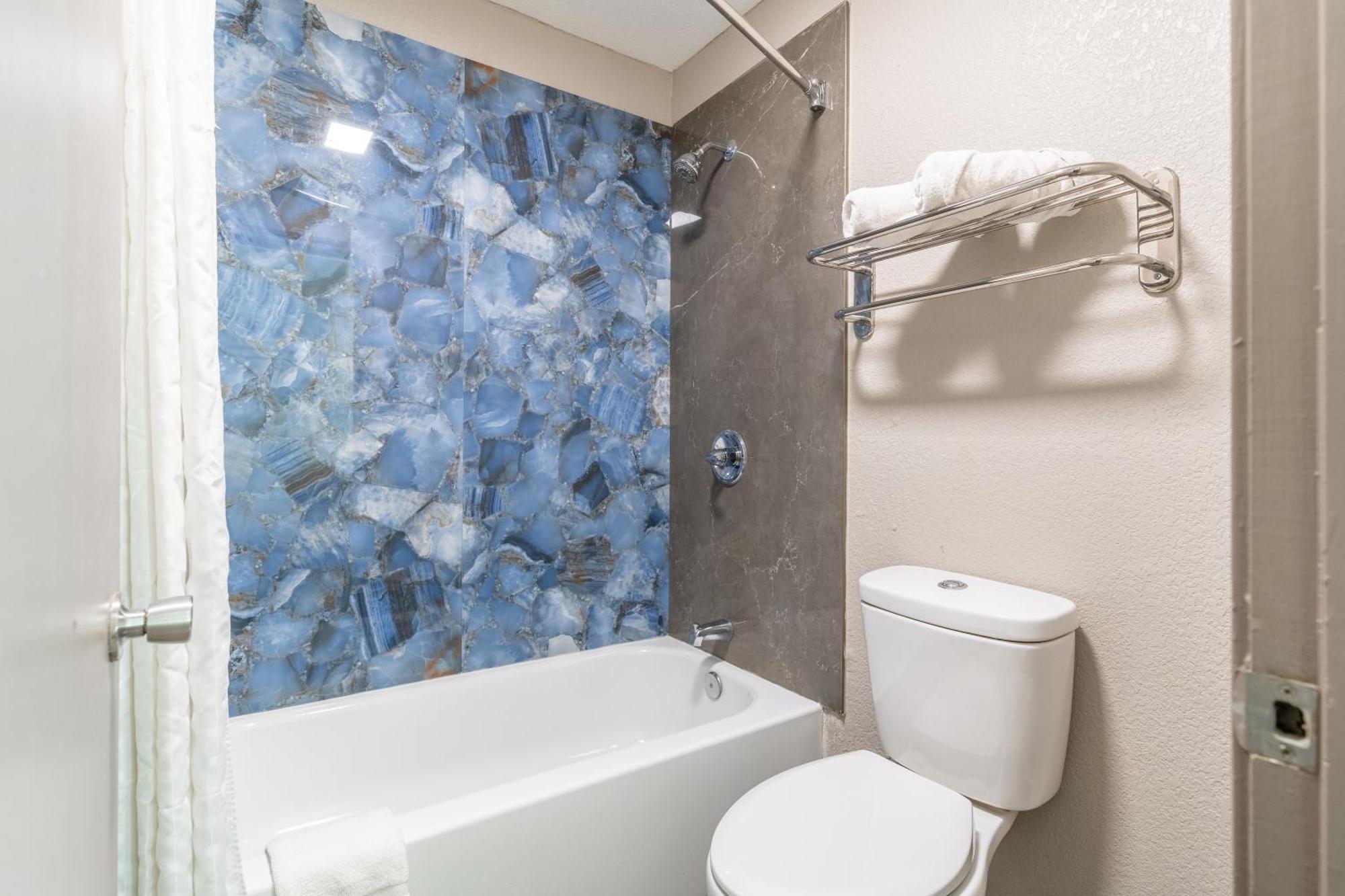 King Room Roll Shower Mobility or Hearing Accessible Non-Smoking
