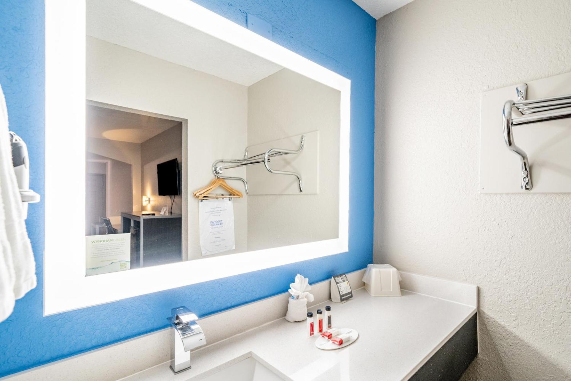 King Studio Suite Non-Smoking