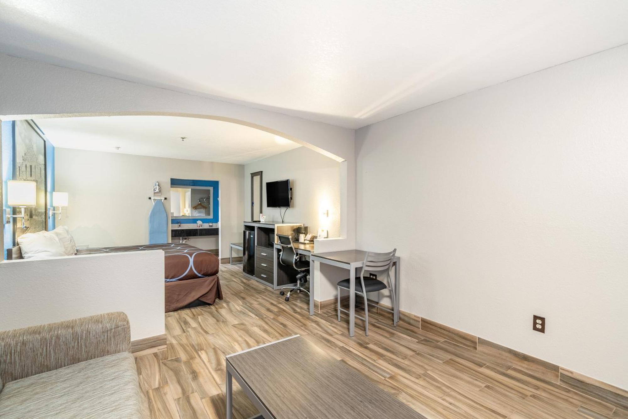 King Studio Suite Non-Smoking