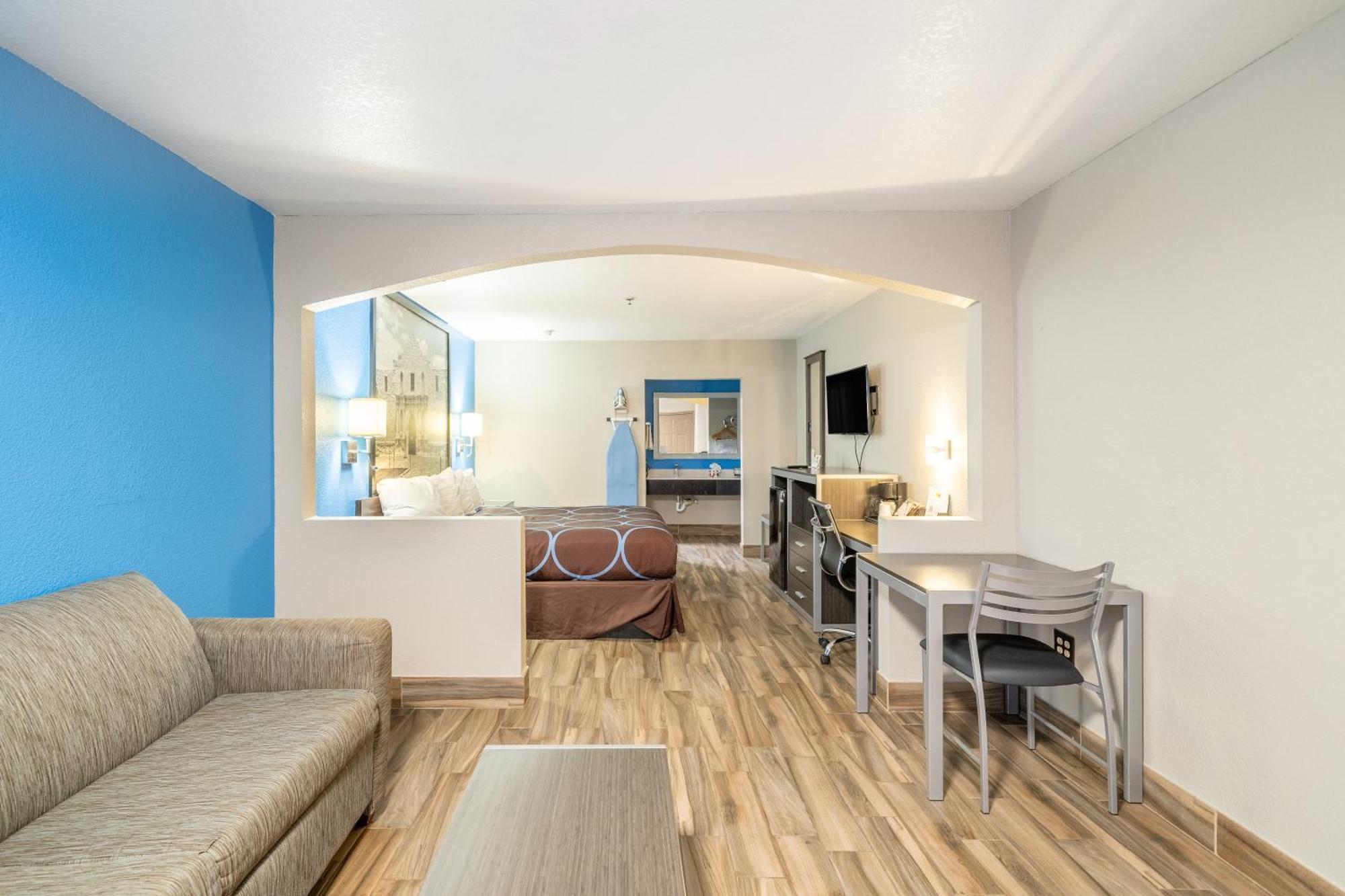 King Studio Suite Non-Smoking