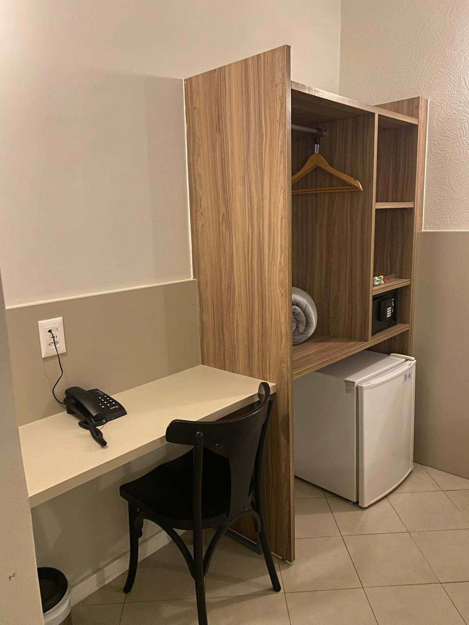 Standard Twin Room without Window