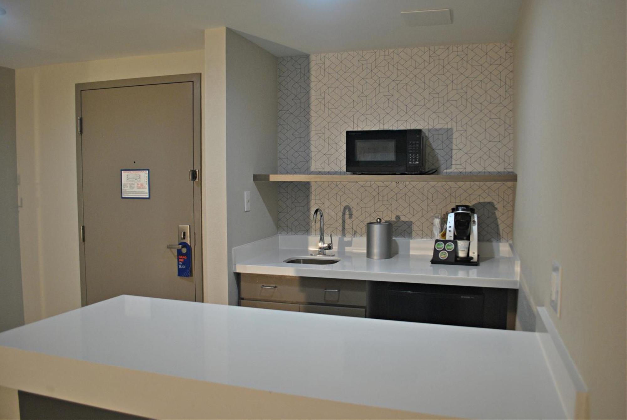 King Suite Additional Dining Area