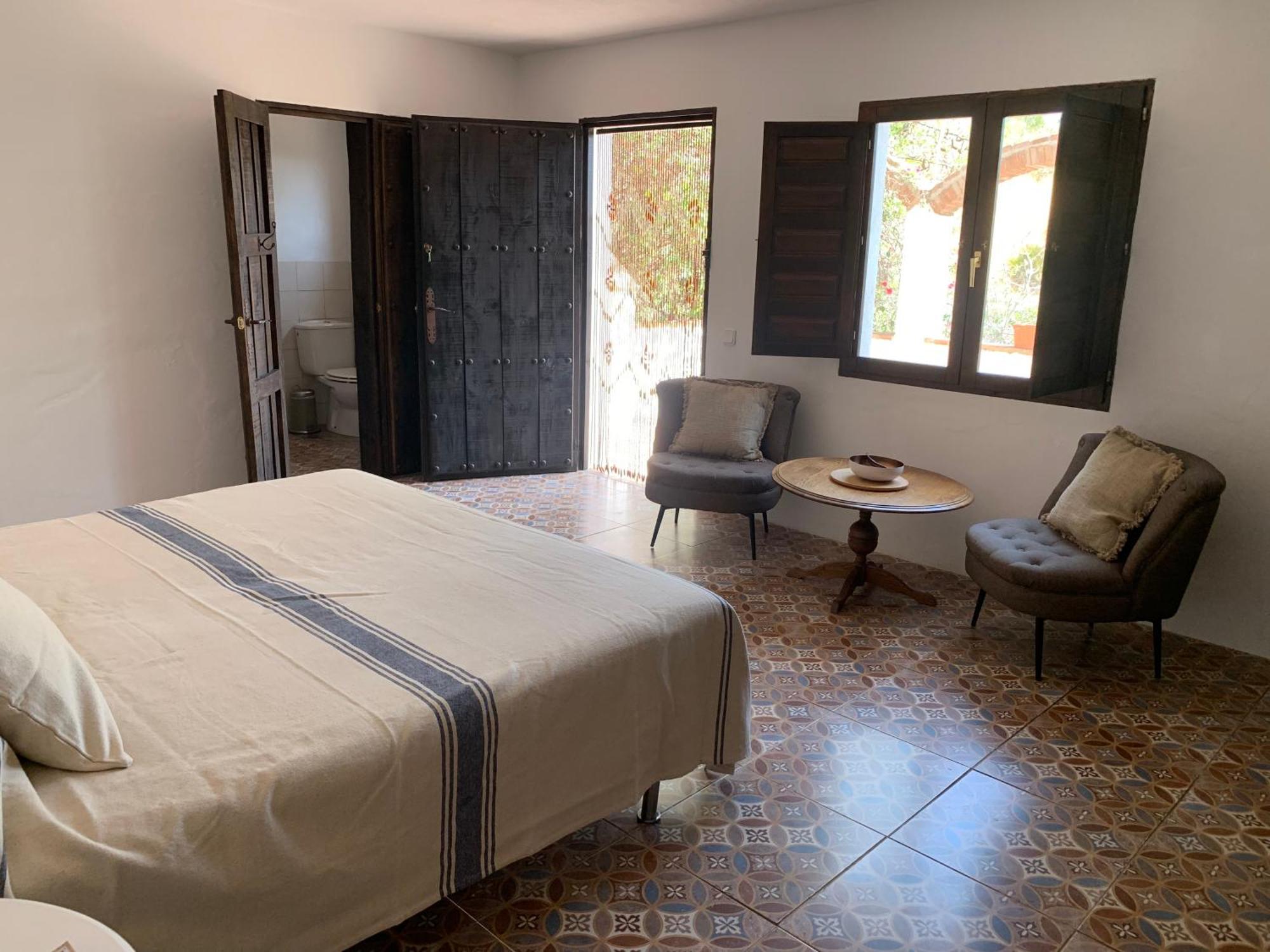 Double or Twin Room Private Bathroom