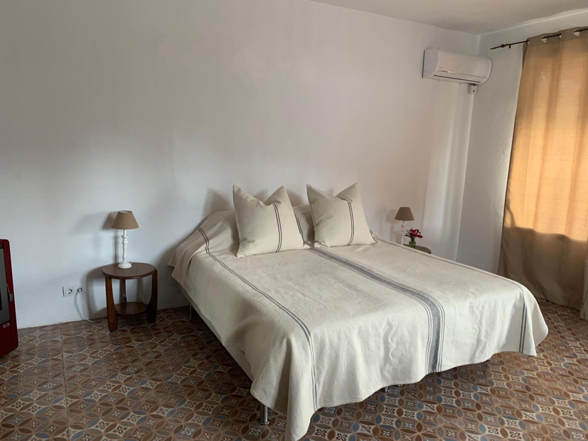 Double or Twin Room Private Bathroom