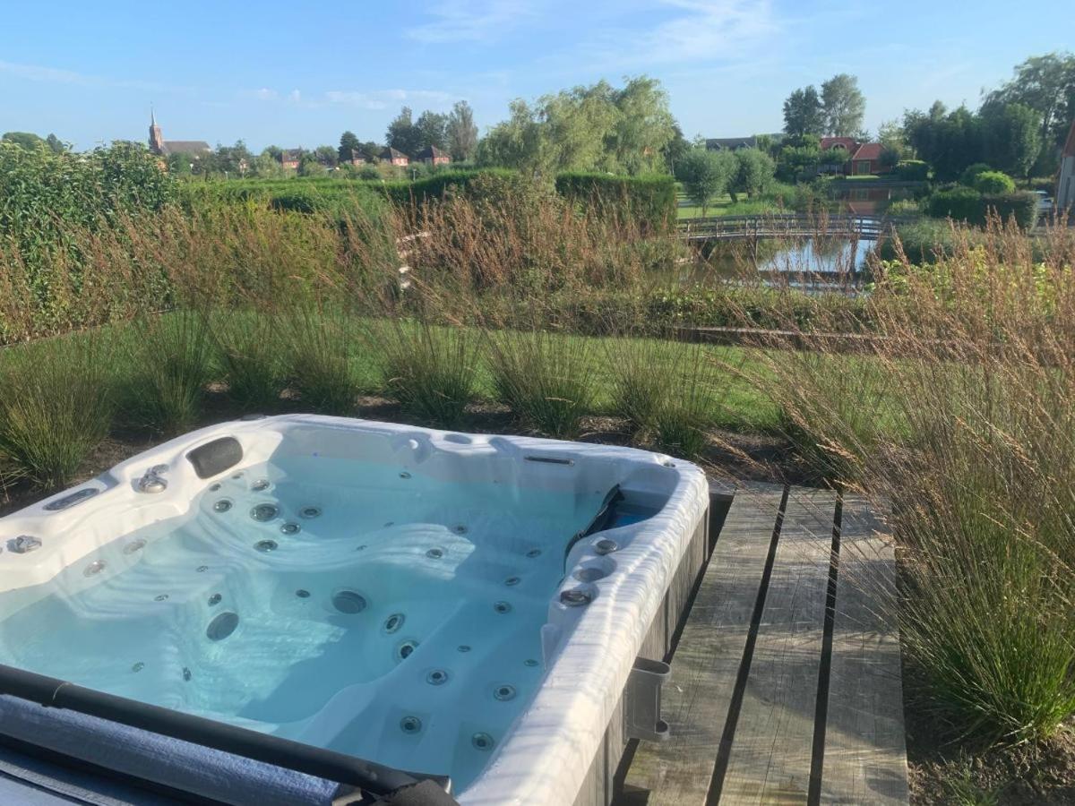 Deluxe Suite Spa Bath